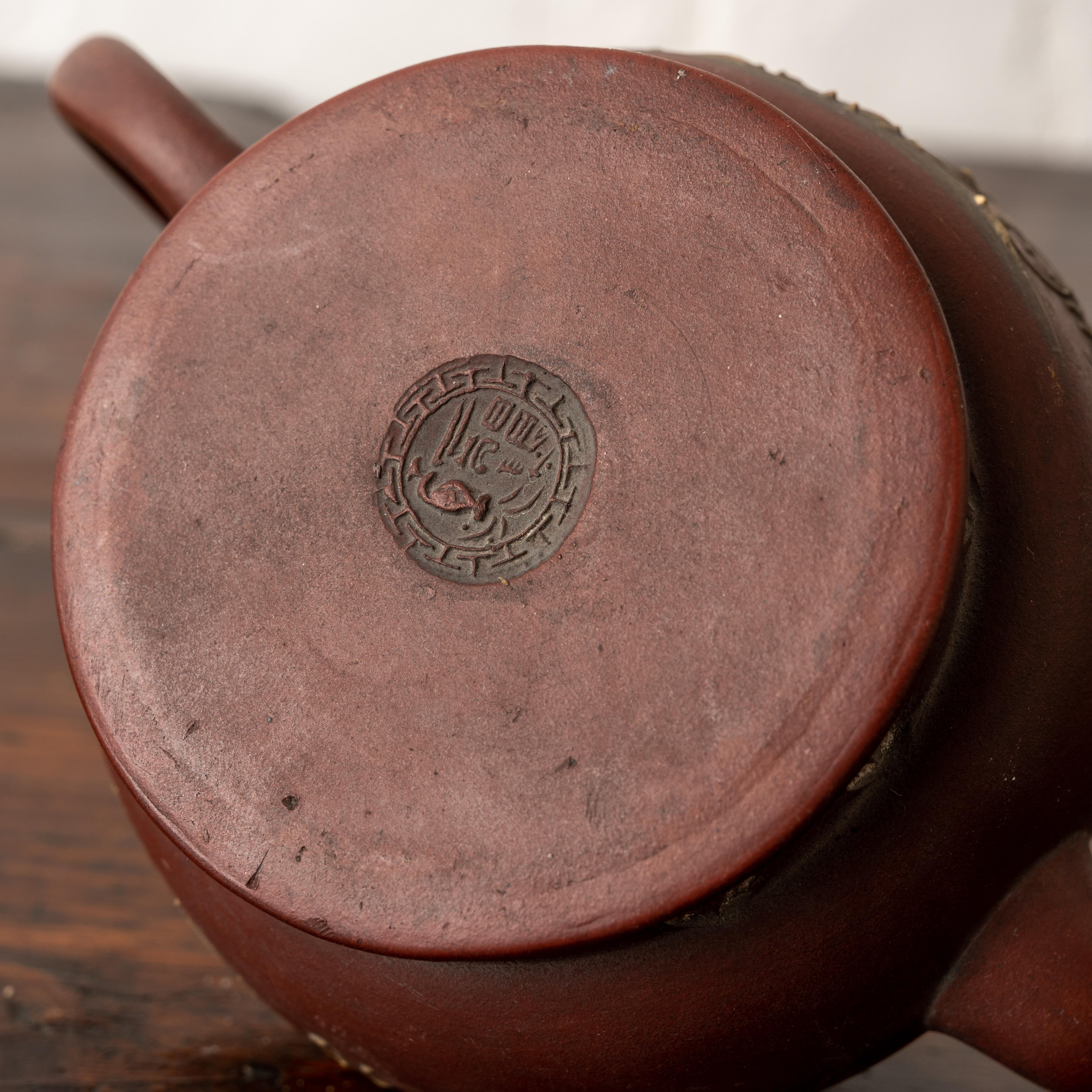 Yixing Teapot, Qing, c.1900 For Sale 2