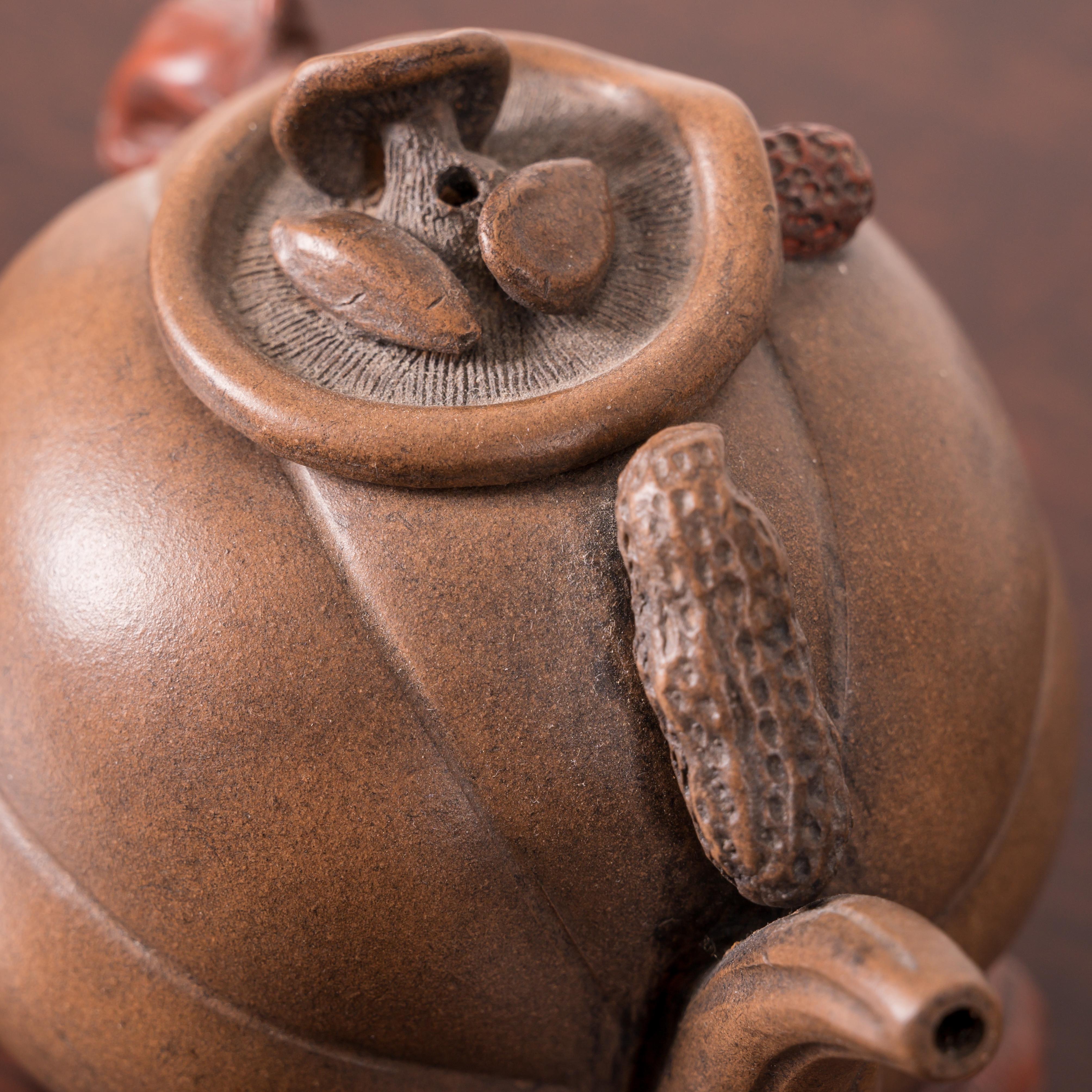 Yixing 'Hundred-Fruit' Teapot For Sale 2