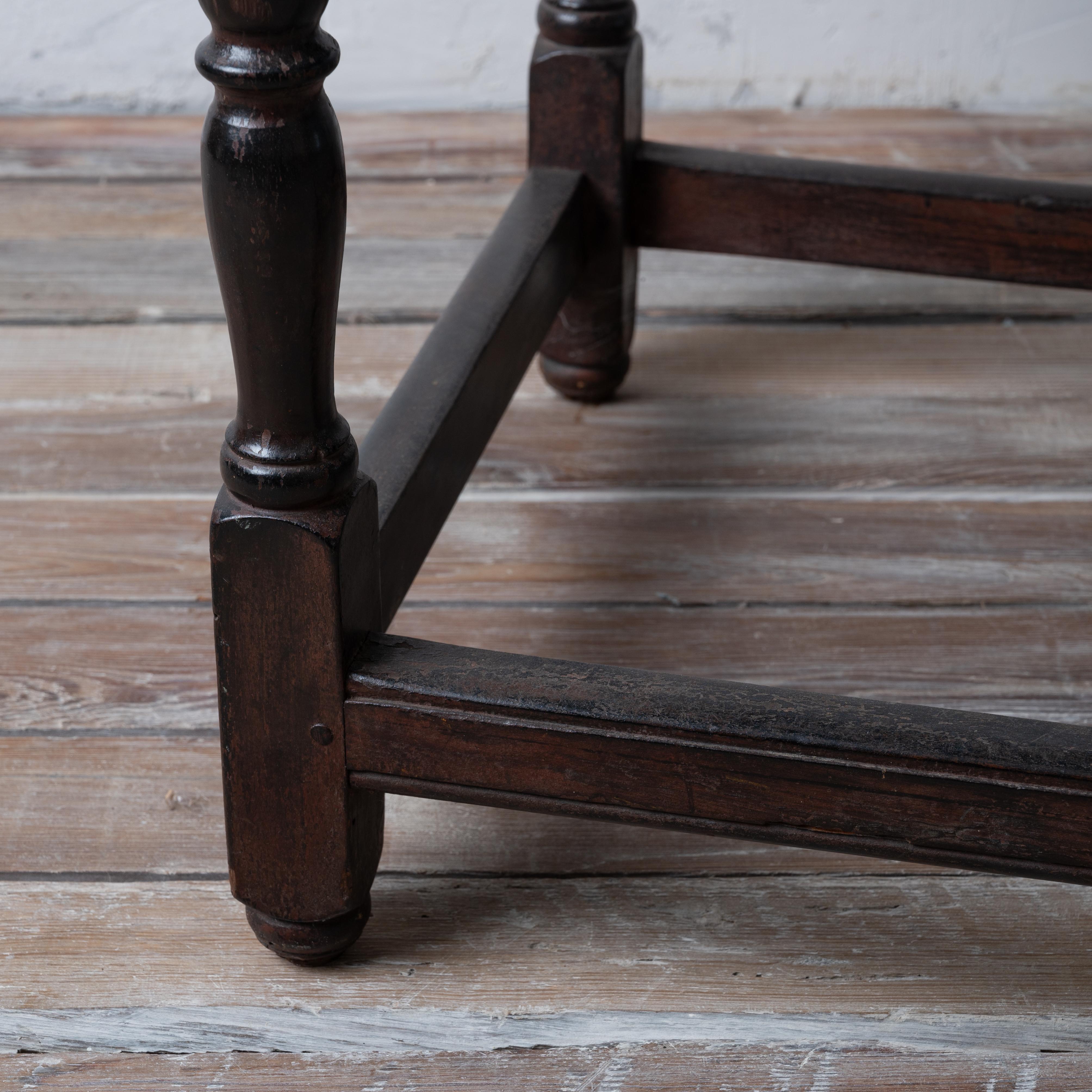 18th Century and Earlier Walnut Tavern Table, 18th Century, South Carolina Estate For Sale