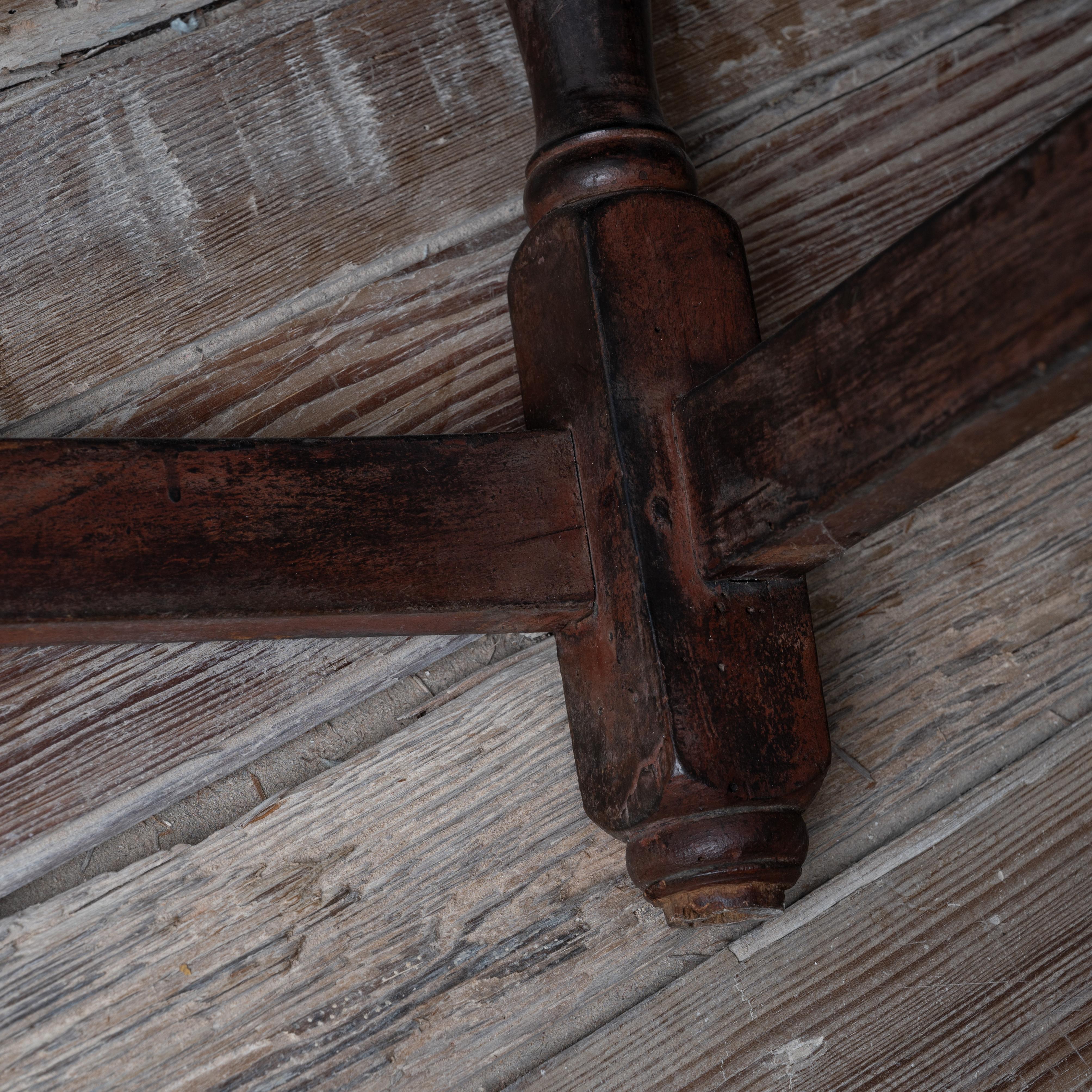 Walnut Tavern Table, 18th Century, South Carolina Estate For Sale 7