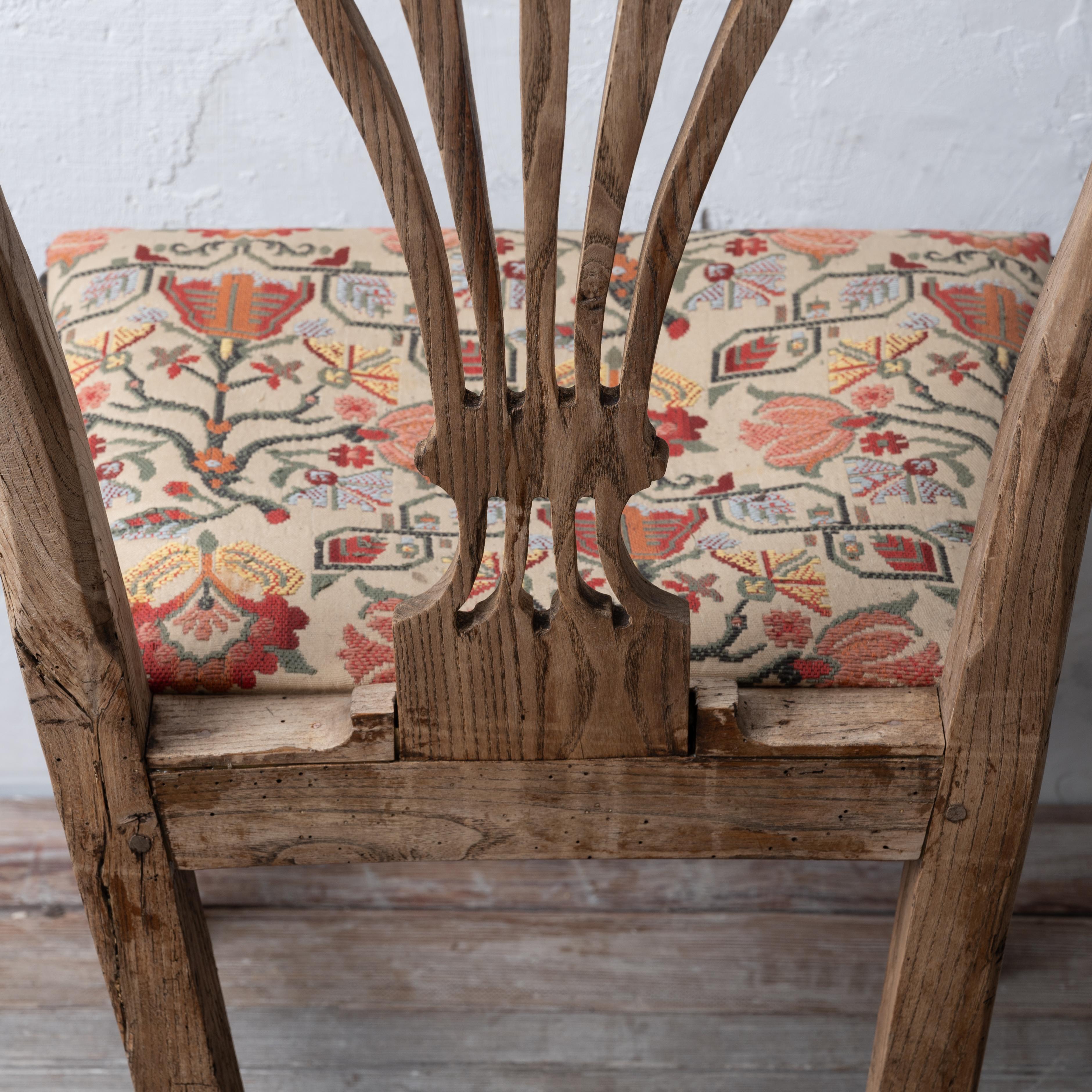 Gebleichter Chippendale-Stuhl im Landhausstil im Angebot 3