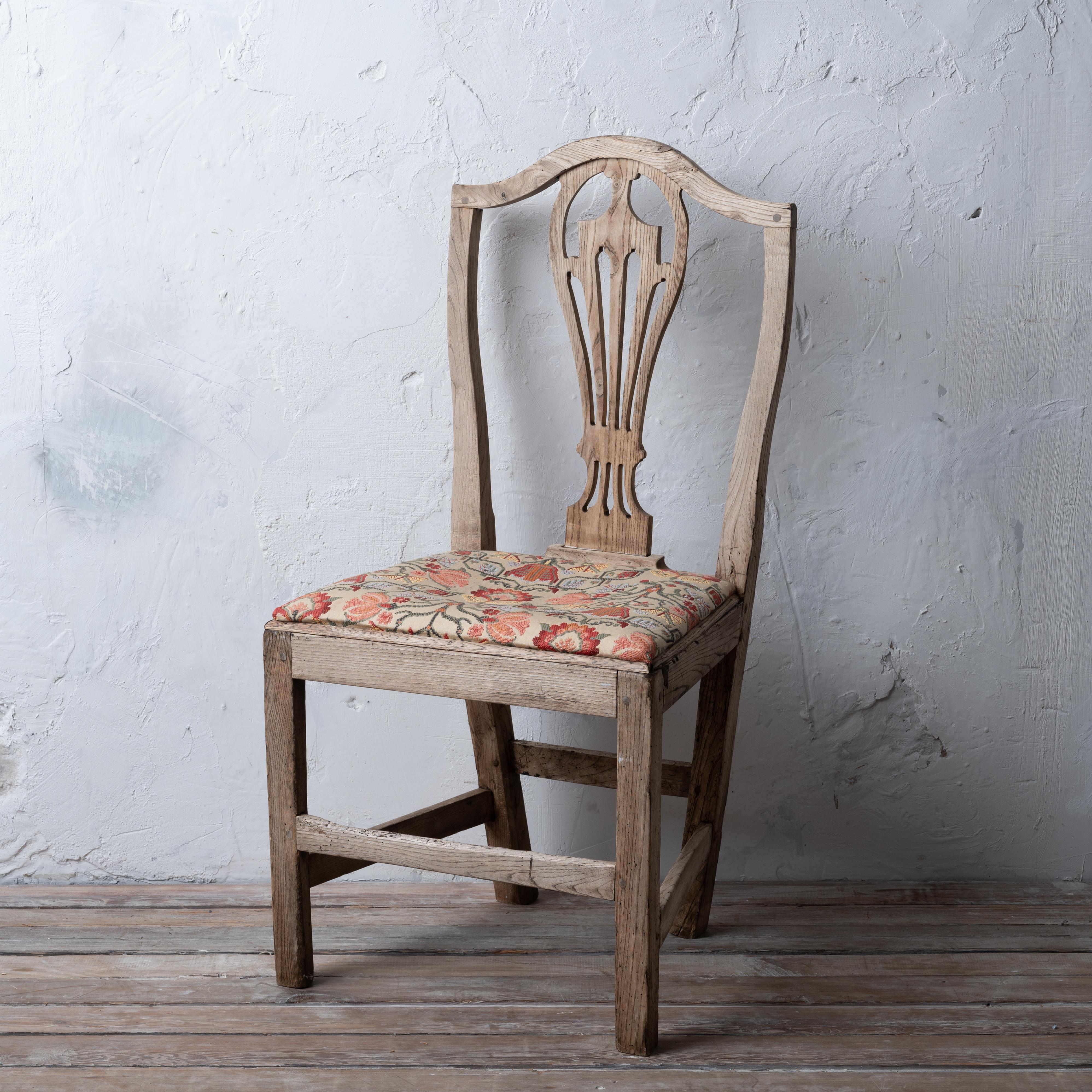 Gebleichter Chippendale-Stuhl im Landhausstil (19. Jahrhundert) im Angebot