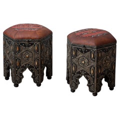 Une paire de tabourets marocains, XXe siècle
