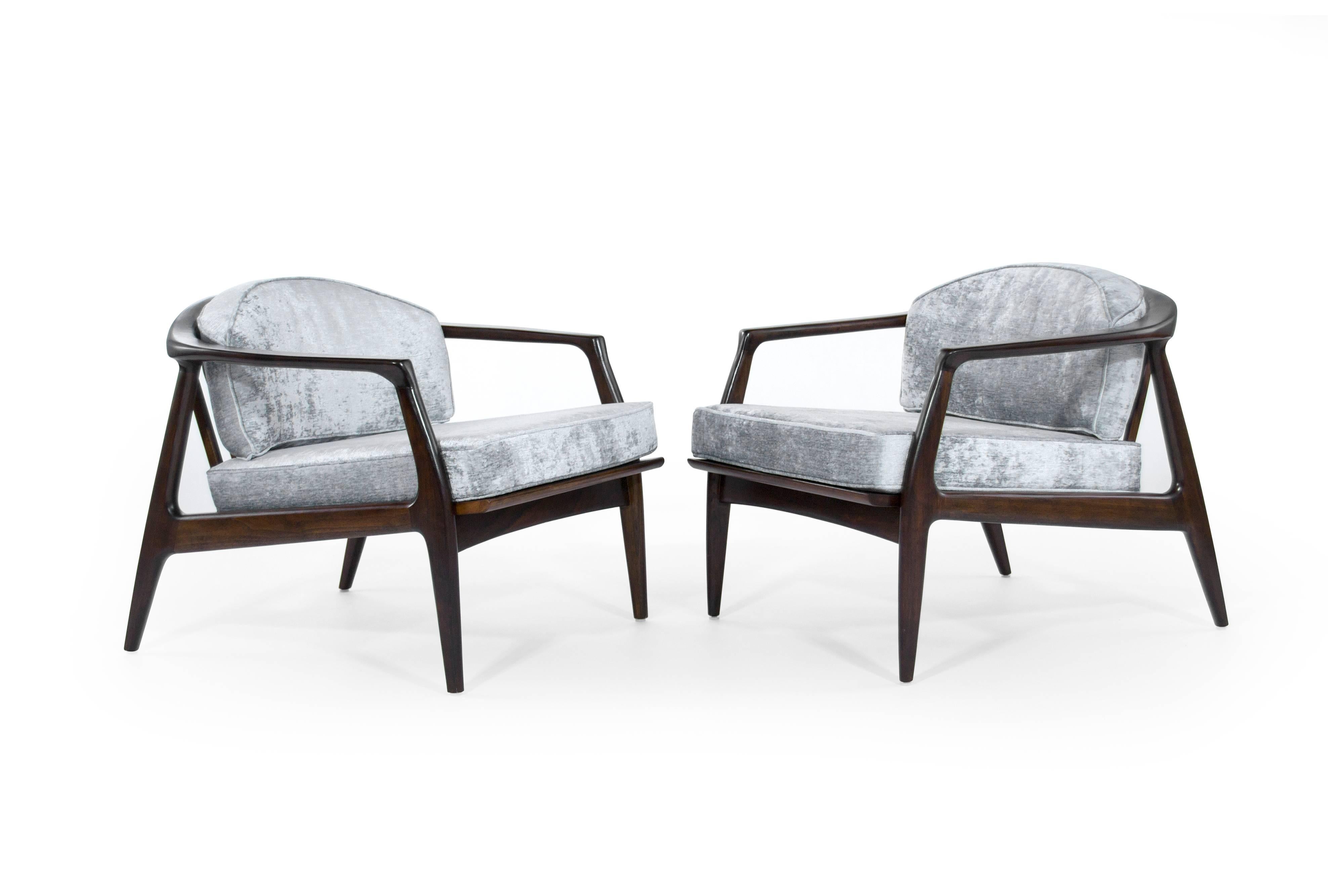 Mid-Century Modern Walnut Lounge Chairs by Milo Baughman for Thayer Coggin
