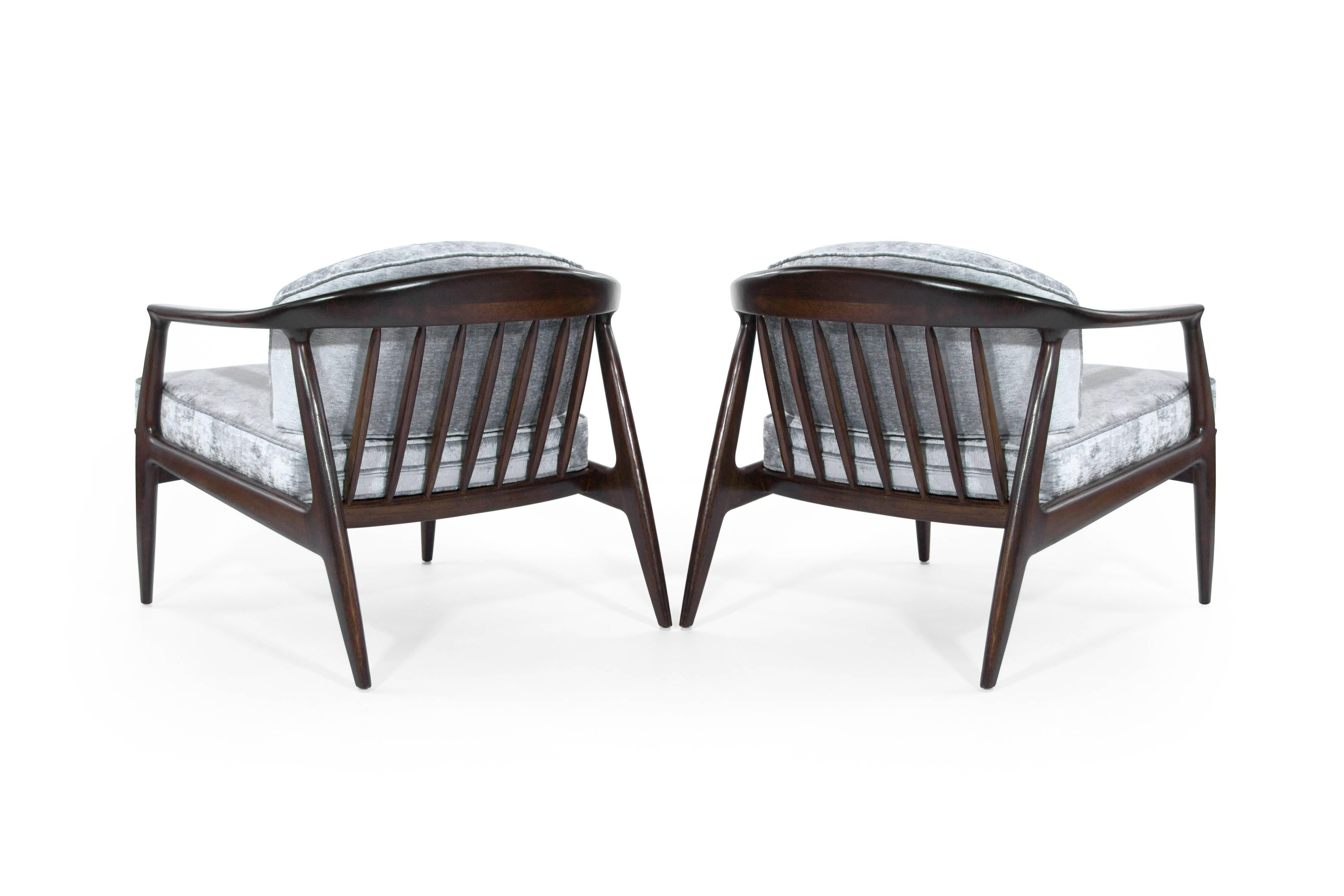 Walnut Lounge Chairs by Milo Baughman for Thayer Coggin In Excellent Condition In Westport, CT