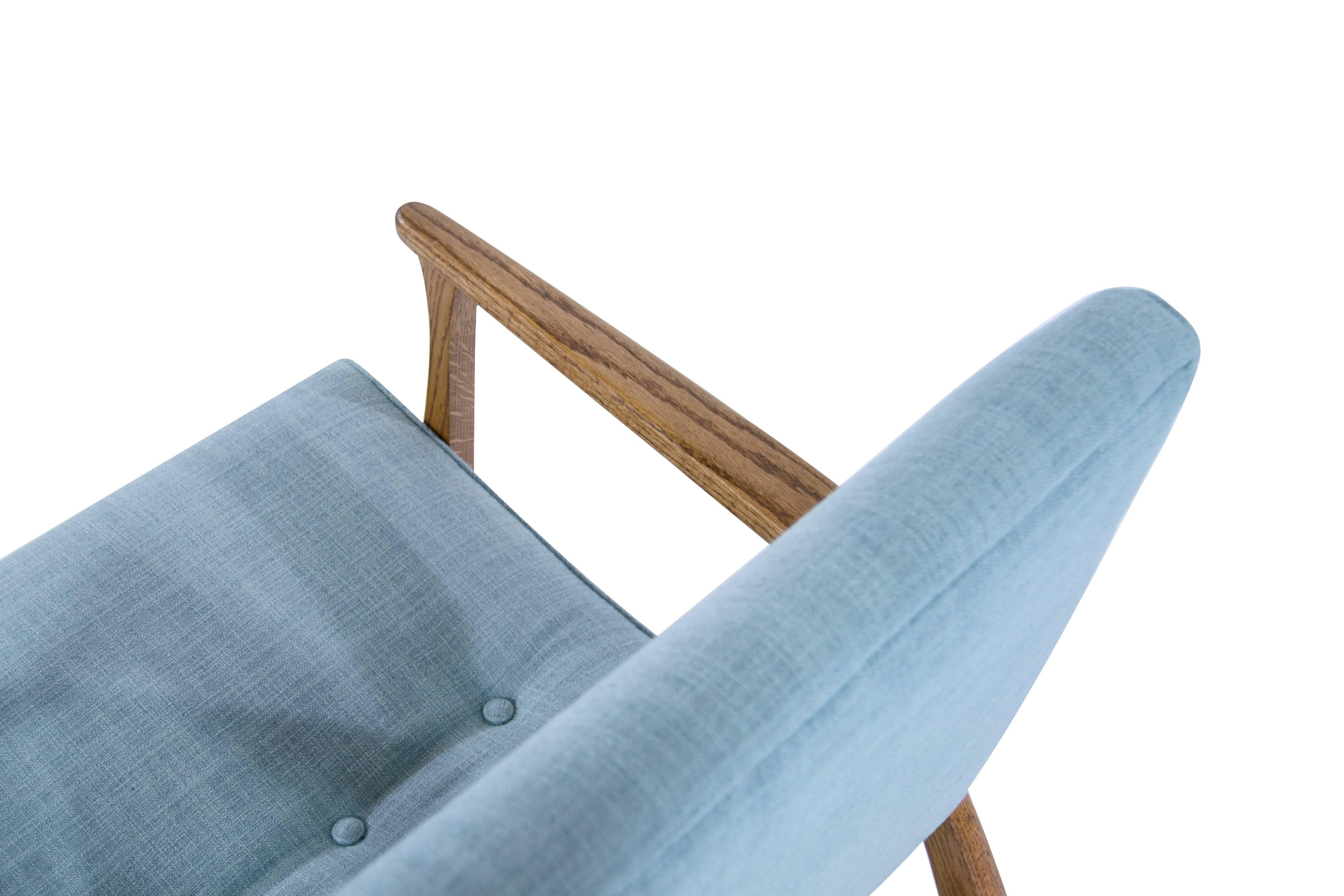 20th Century Modernist Scoop Oak Lounge Chairs in Linen