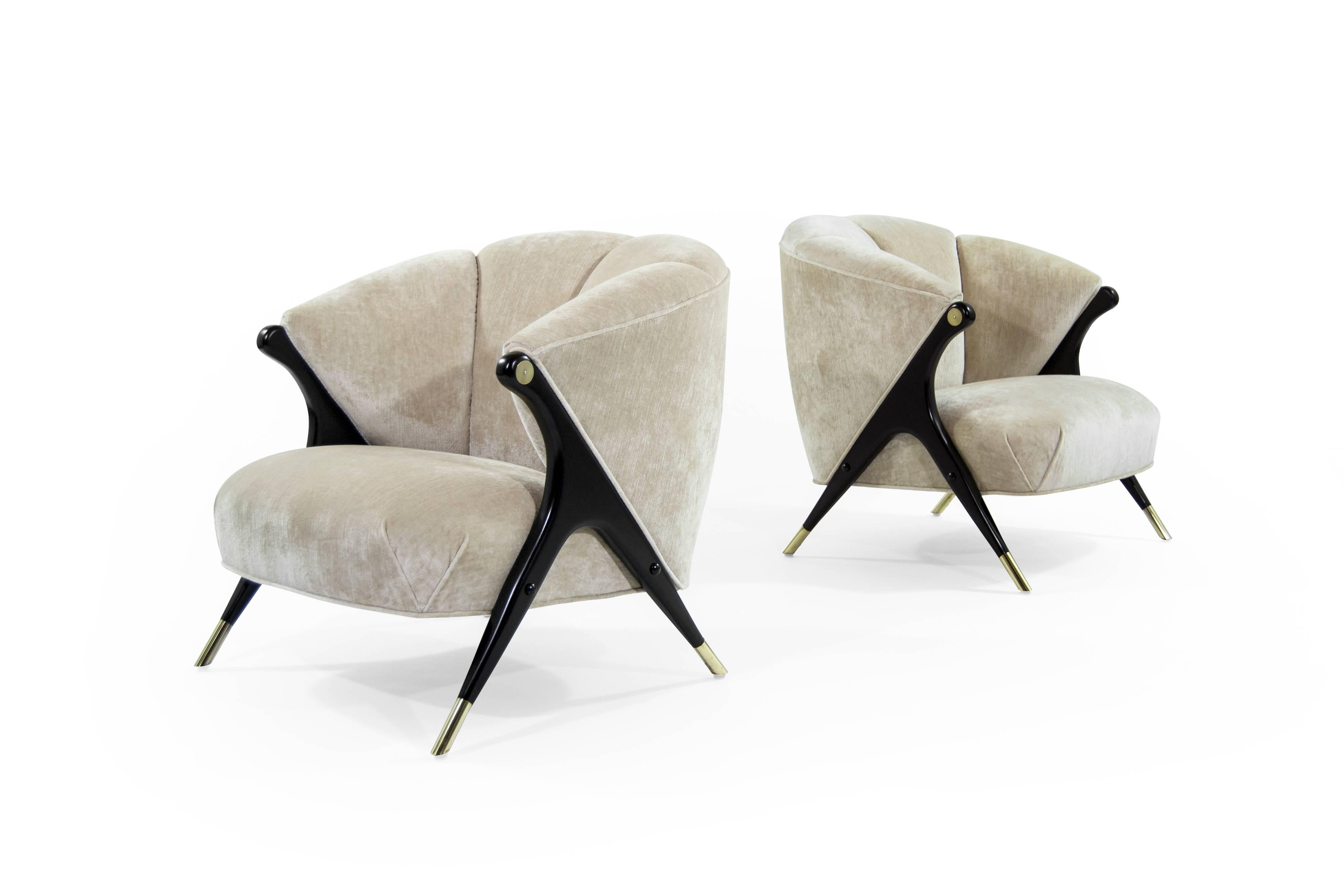 Modernist Karpen Lounge Chairs in Beige Chenille In Excellent Condition In Westport, CT