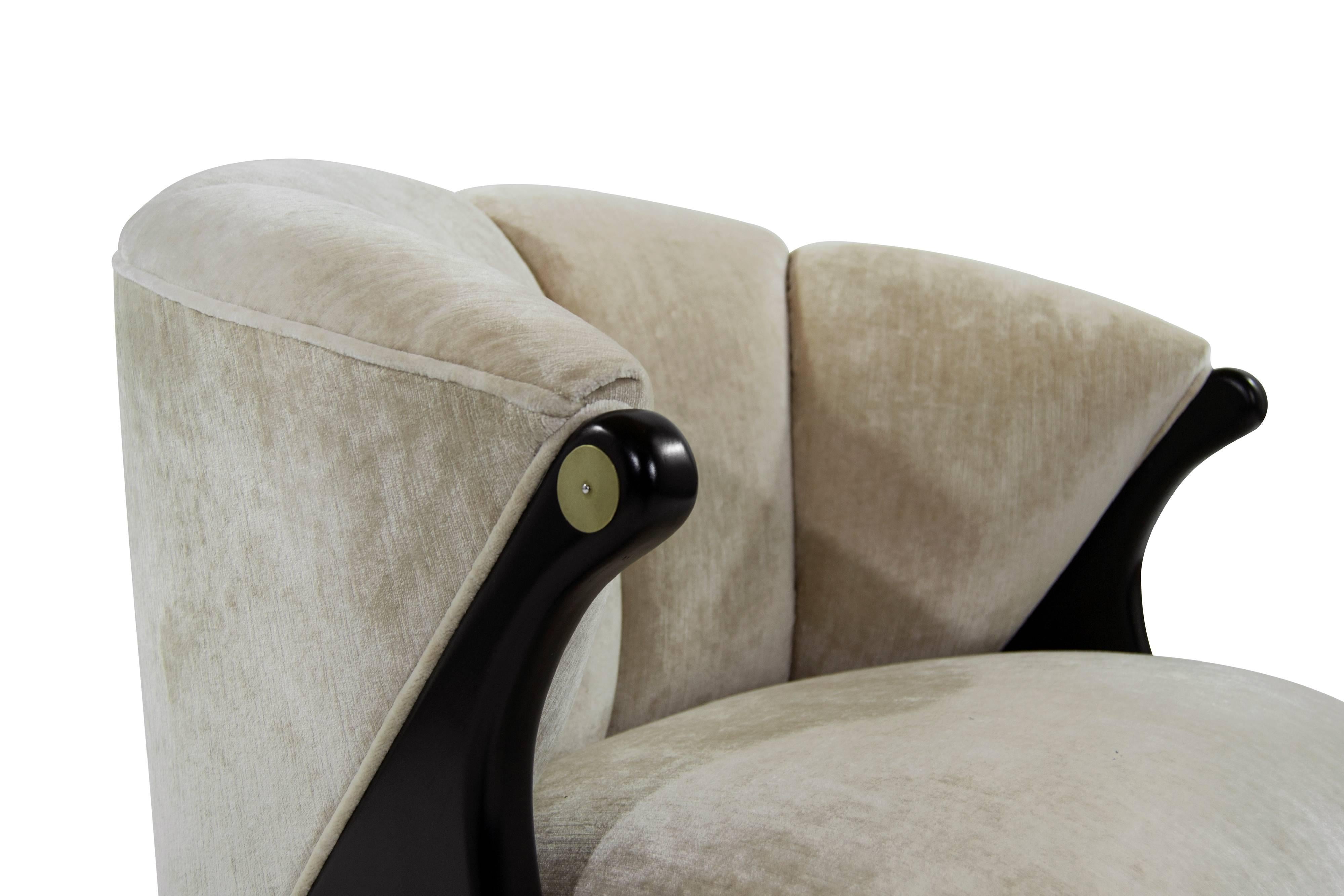 Modernist Karpen Lounge Chairs in Beige Chenille 3