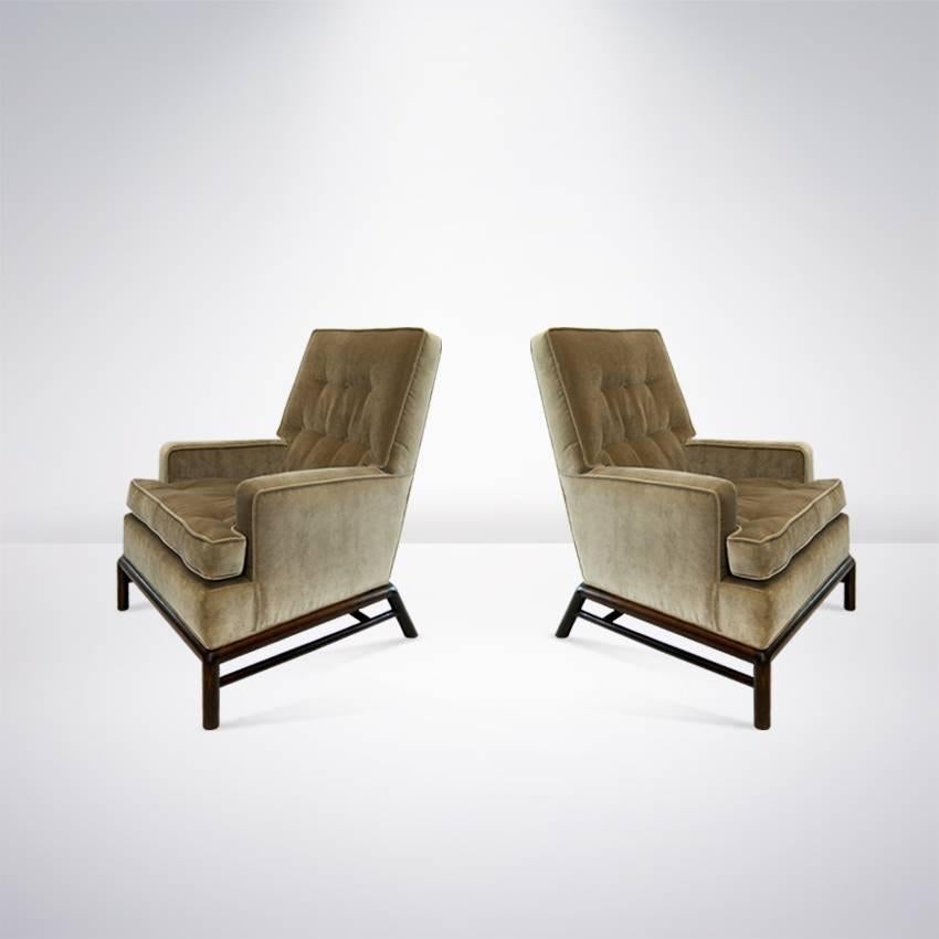 Pair of Tufted Highback Lounge Chairs by T.H. Robsjohn-Gibbings for Widdicomb In Excellent Condition In Westport, CT