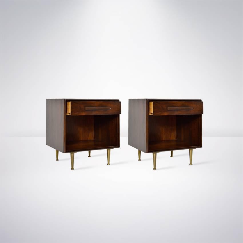T.H. Robsjohn-Gibbings for Widdicomb Walnut End Tables on Brass Legs In Excellent Condition In Westport, CT