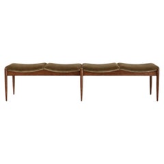 Banc Wave IV en noyer spécial, par Stamford Modern