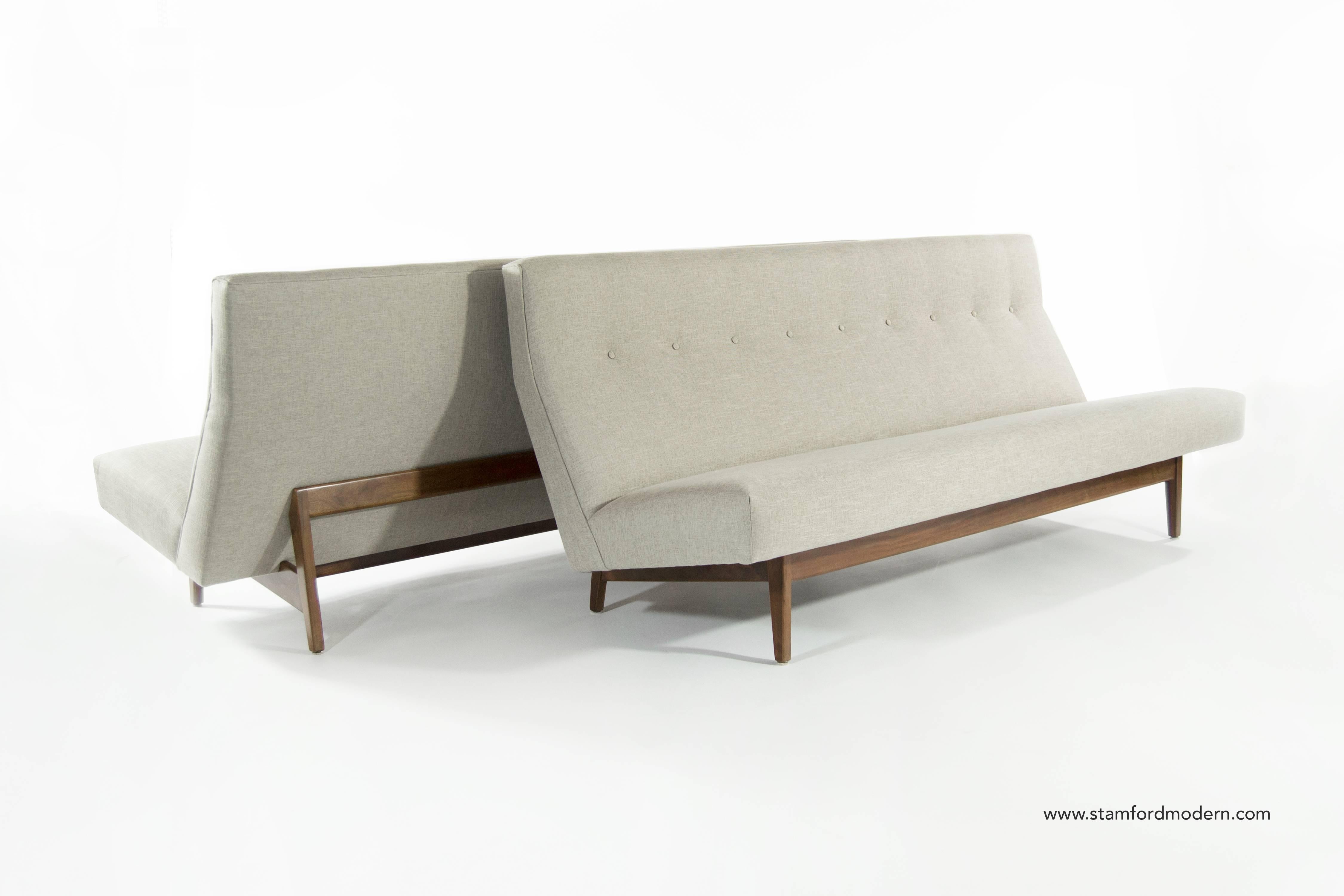 Mid-Century Modern Pair of Sofas by Jens Risom