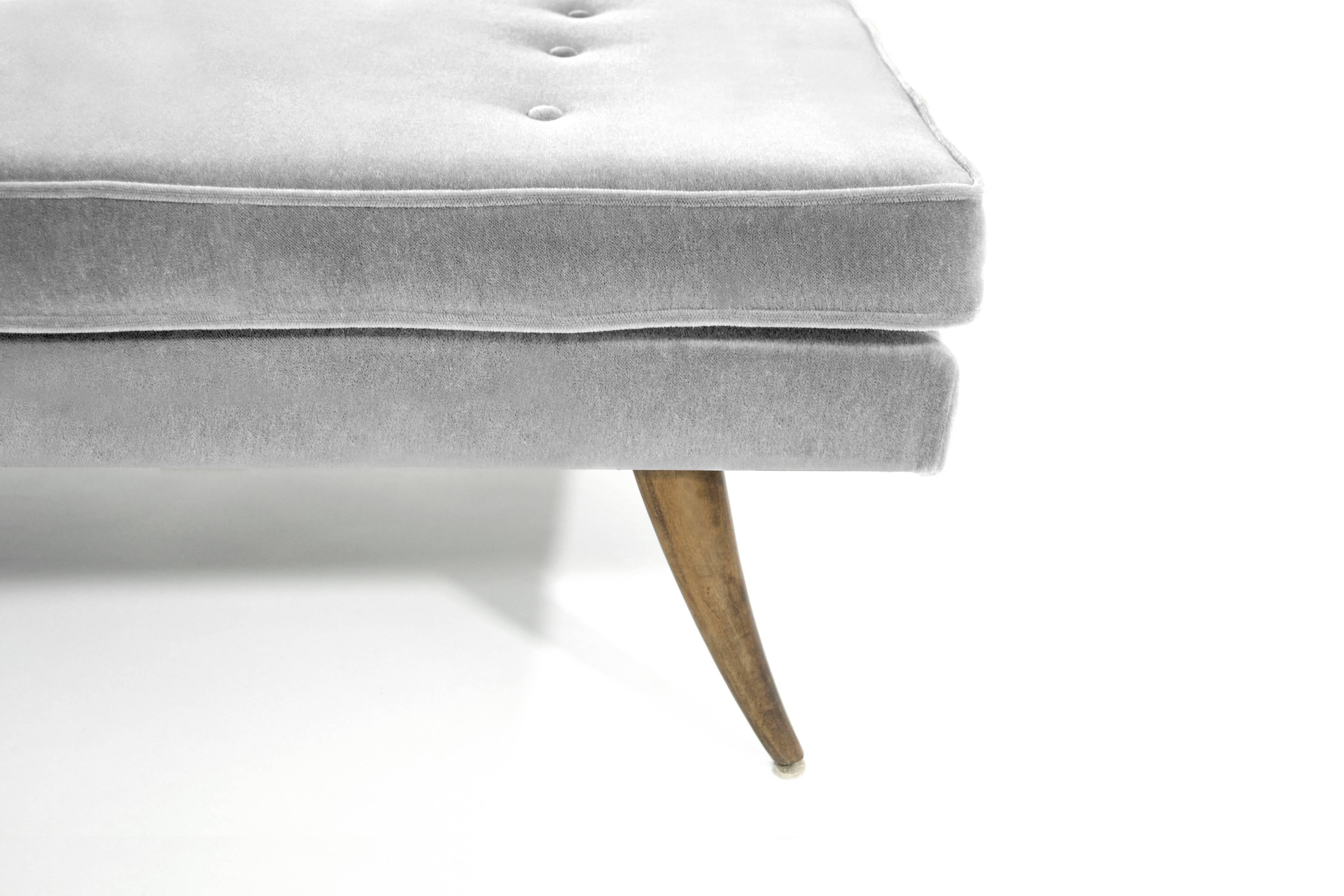 Sculptural Sabre Leg Chaise Longue in Grey Mohair, circa 1950s 1