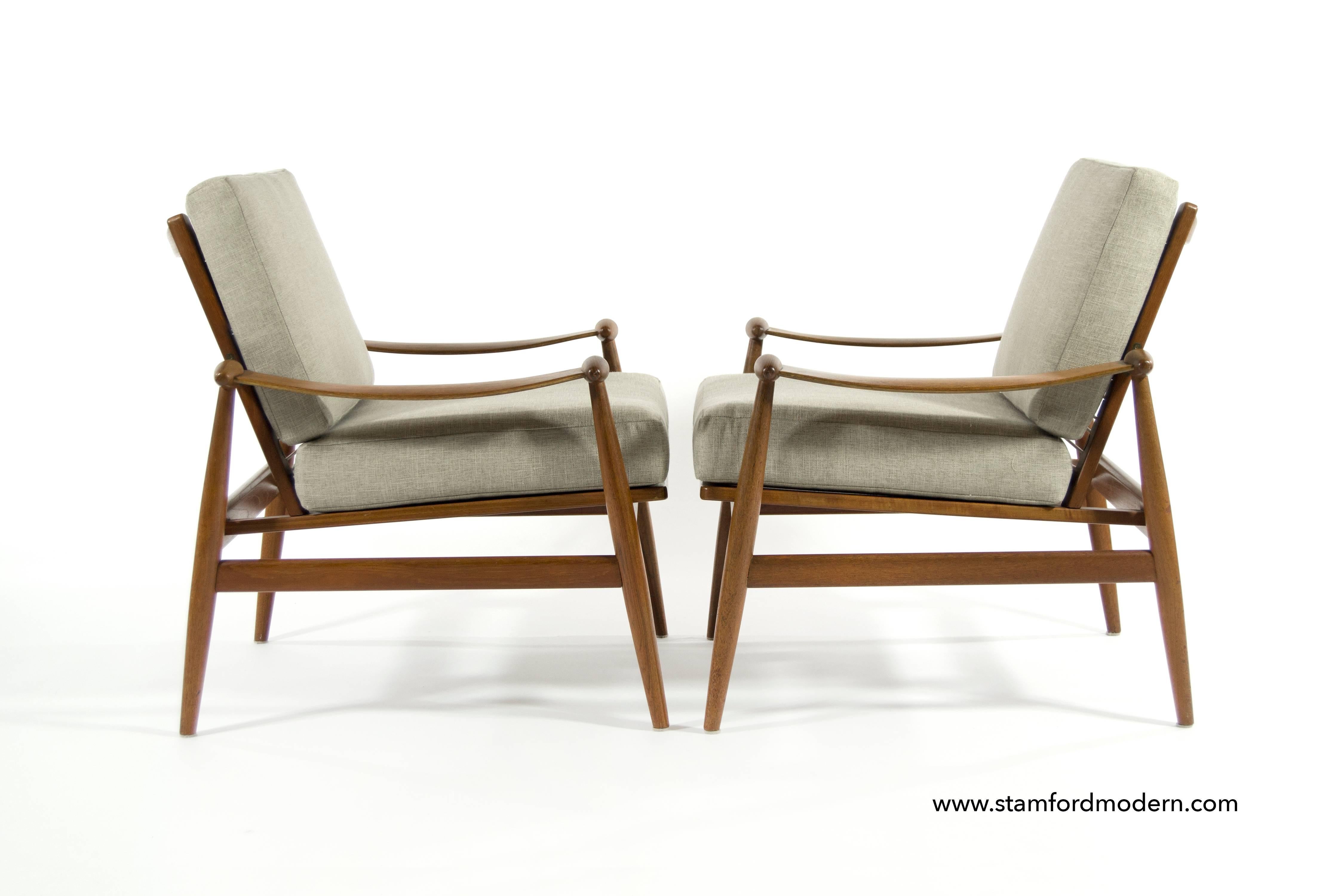 Mid-Century Modern Spade Lounge Chairs by Finn Juhl for France & Daverkosen