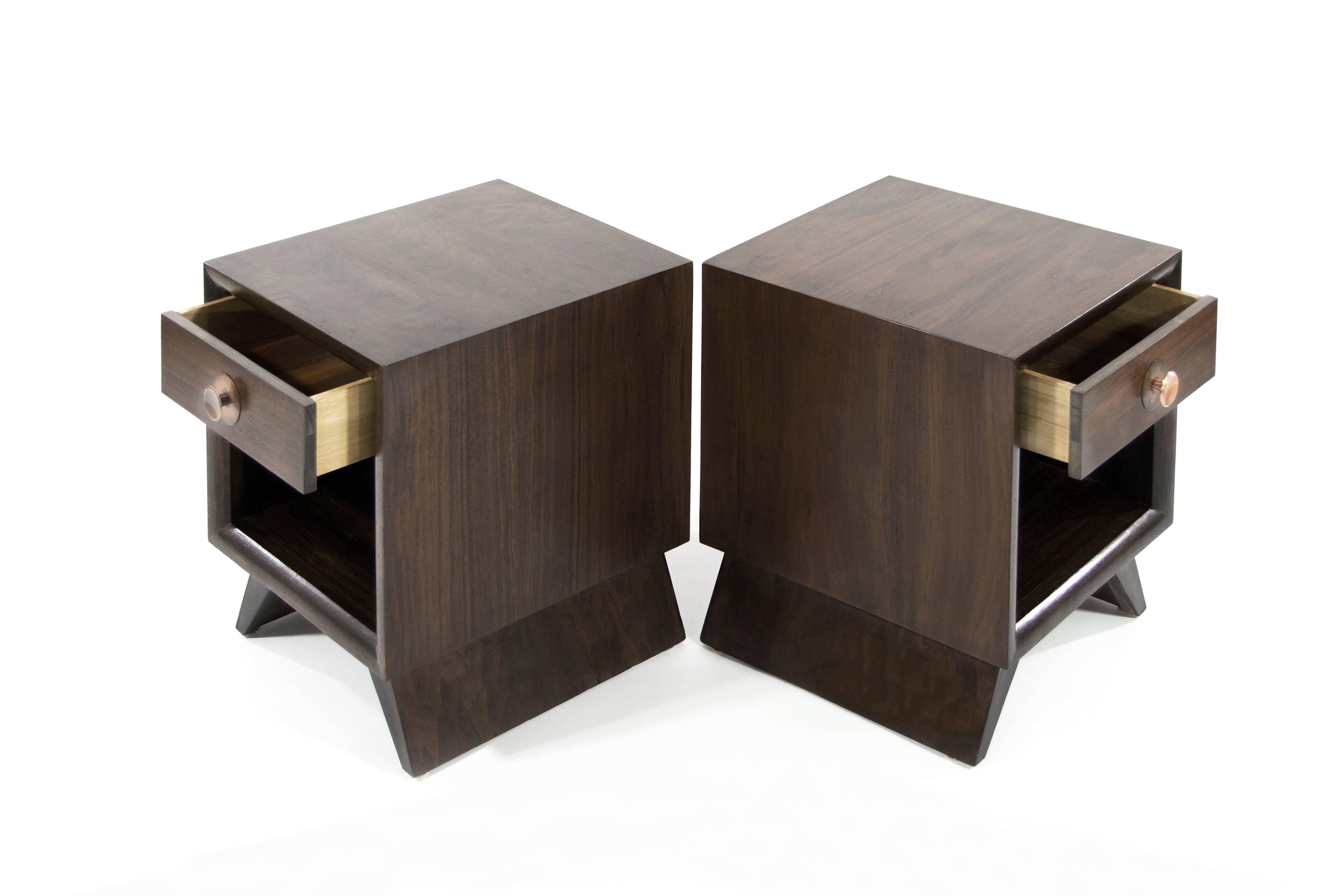 Pair of Mid-Century Modern Walnut End Tables In Excellent Condition In Westport, CT