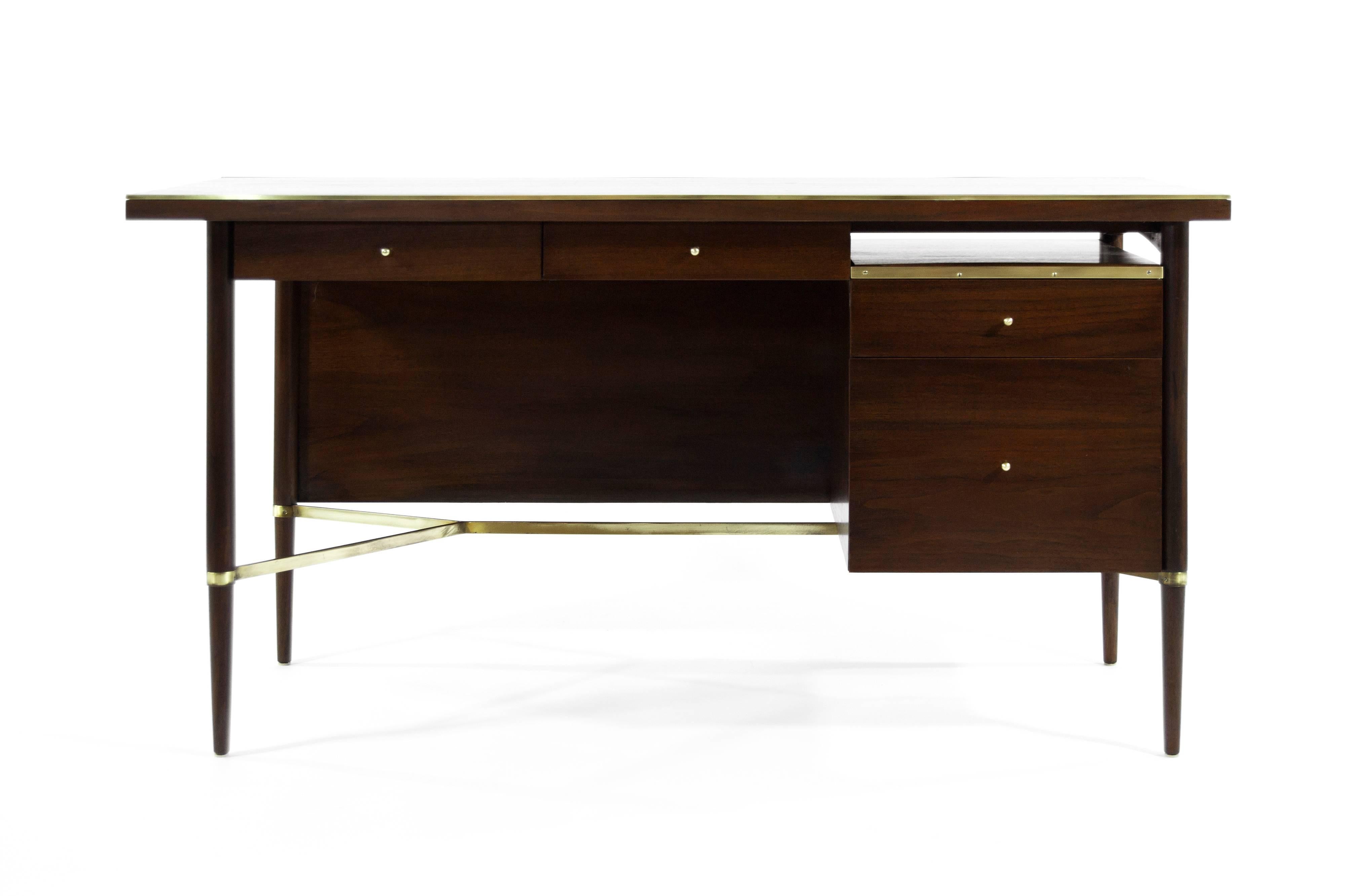Stunning desk by Paul McCobb, Connoisseur Collection, fully restored.