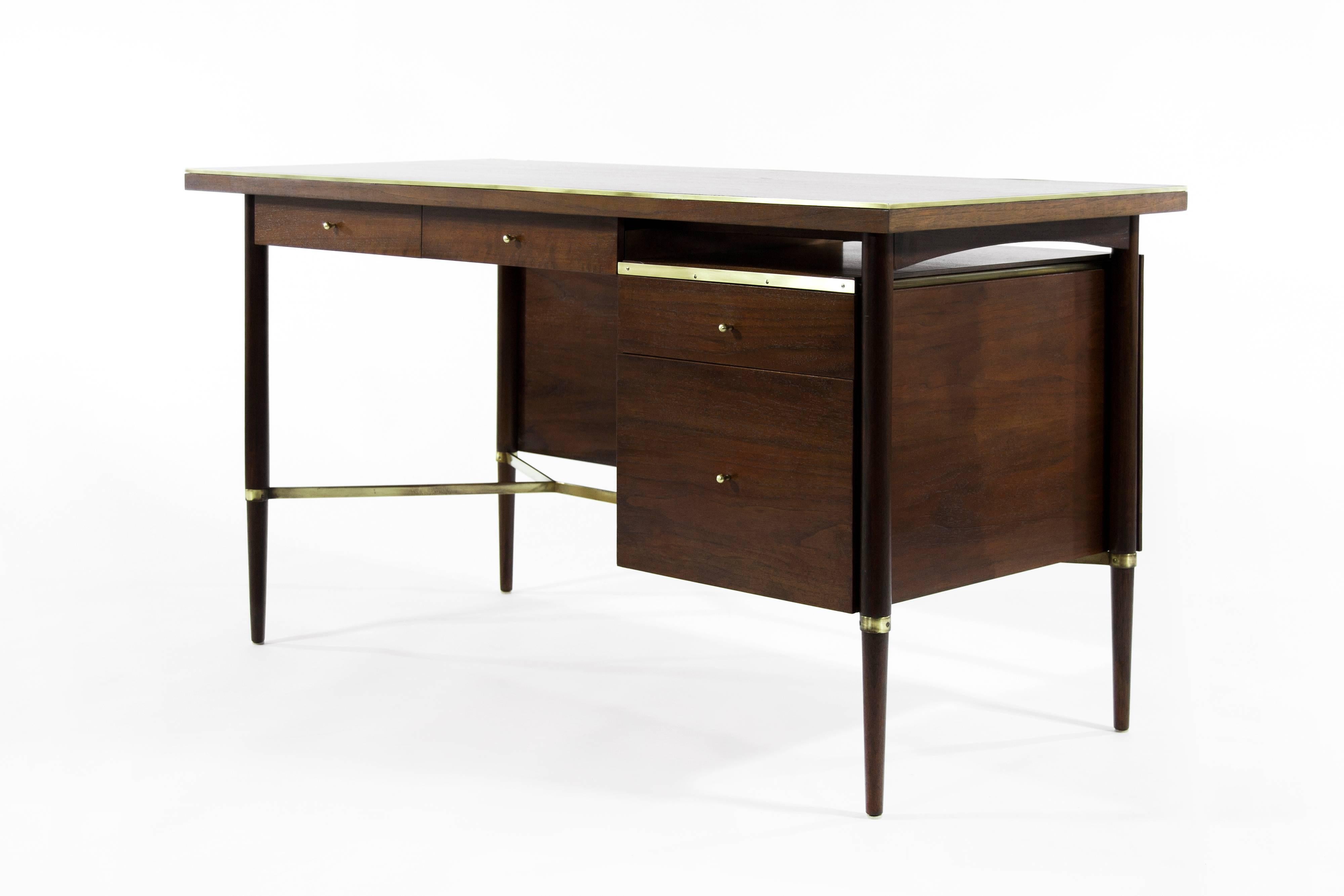 Desk by Paul McCobb, Connoisseur Collection In Excellent Condition In Westport, CT
