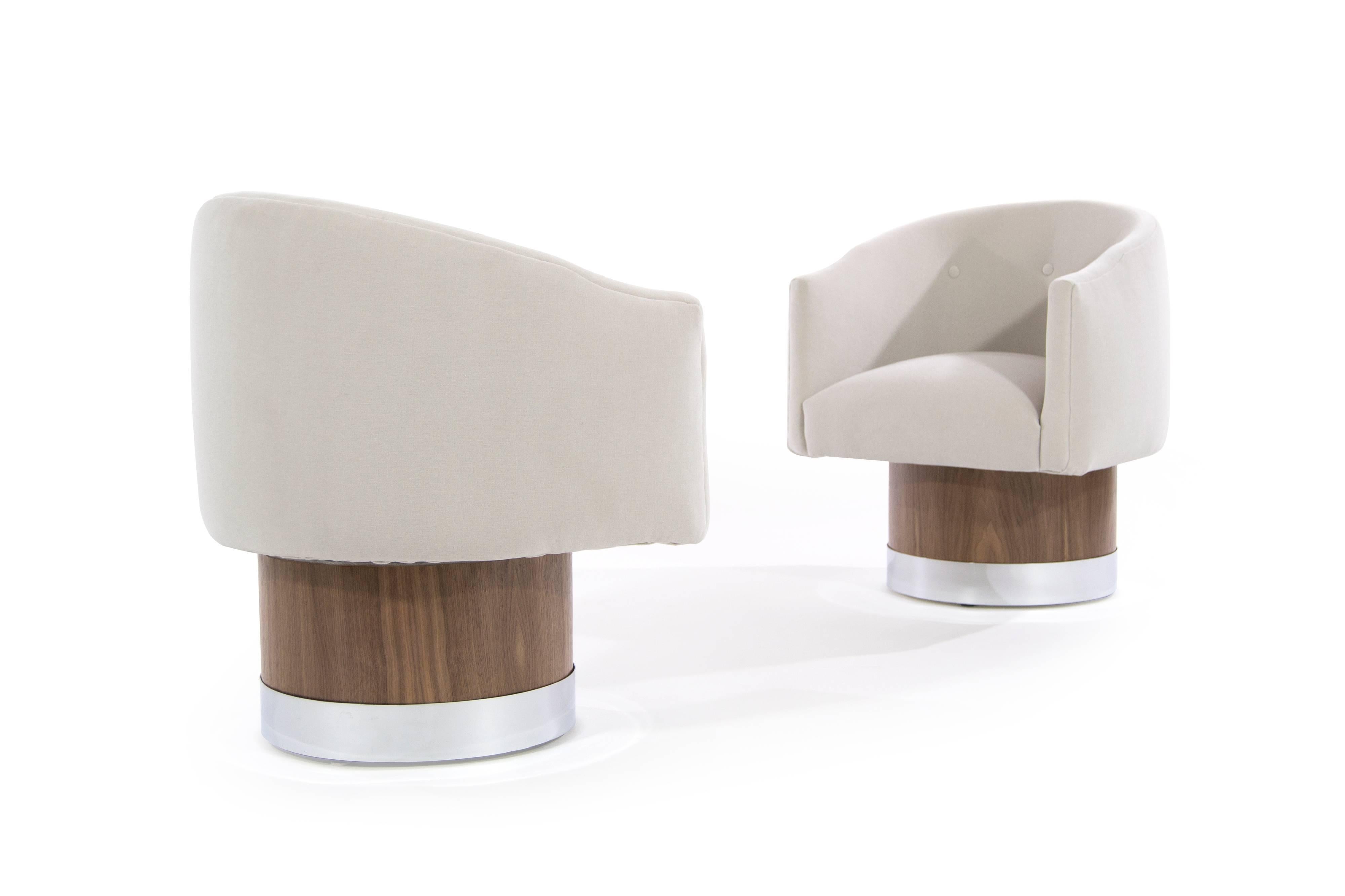 American Mid-Century Modern Swivel Chairs on Walnut Bases by Milo Baughman