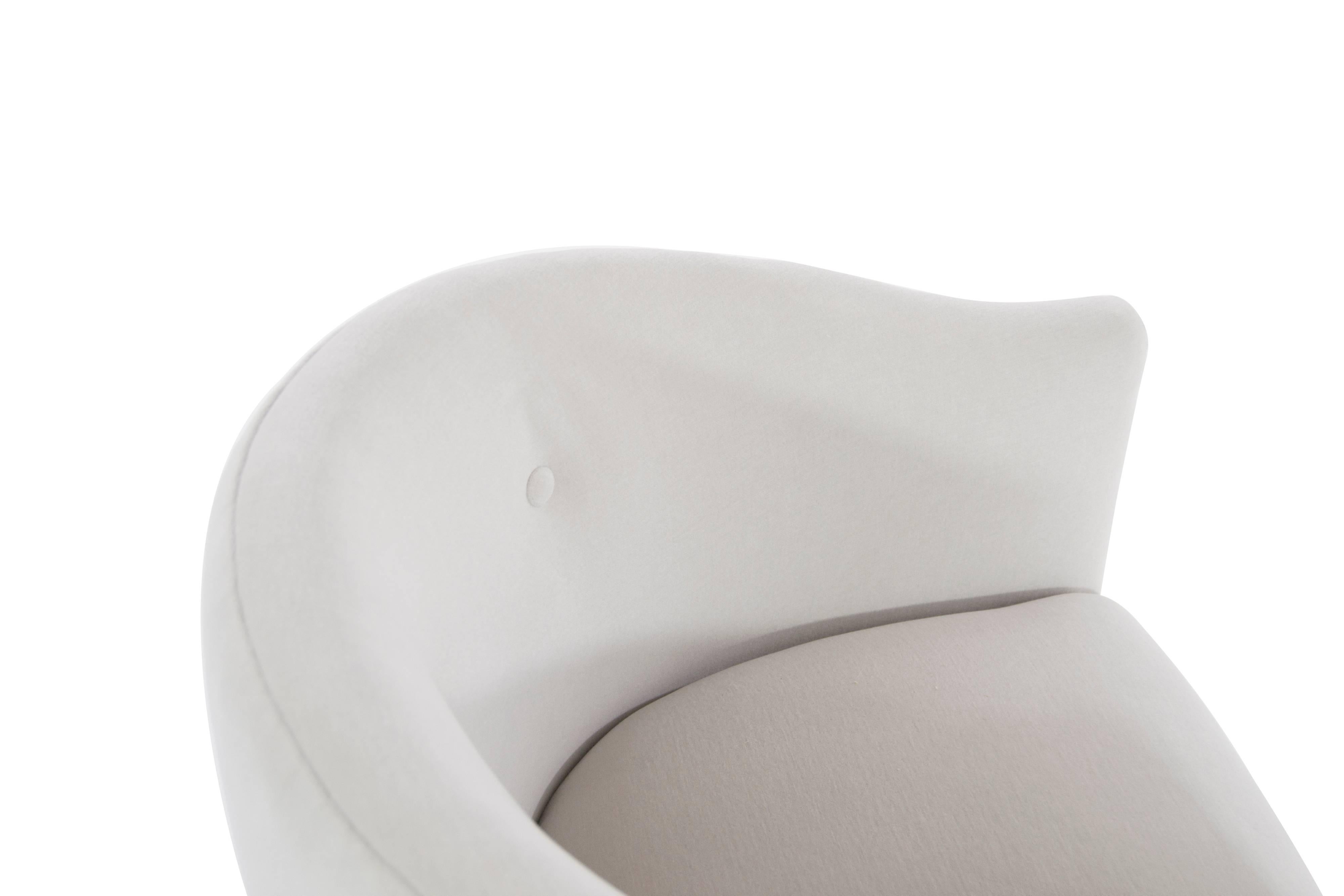 20th Century Mid-Century Modern Swivel Chairs on Walnut Bases by Milo Baughman