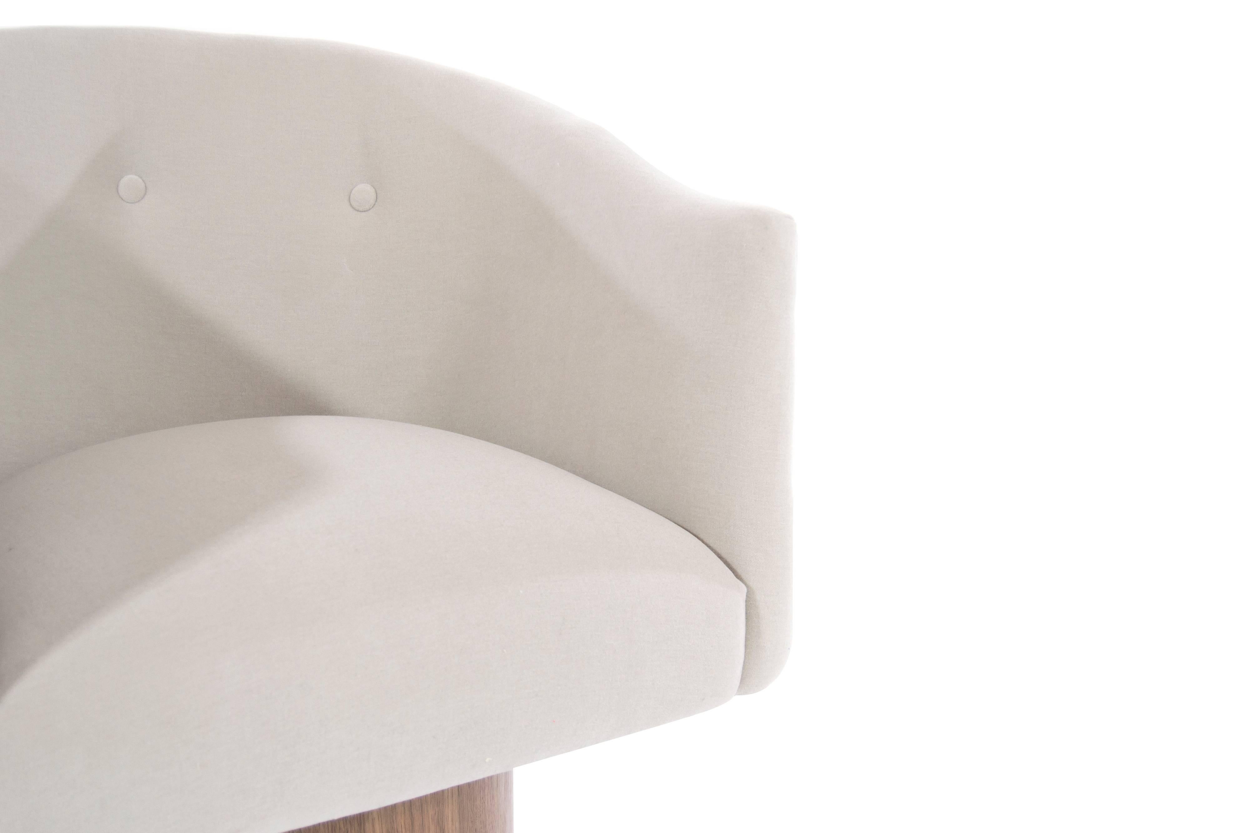Mid-Century Modern Swivel Chairs on Walnut Bases by Milo Baughman 1
