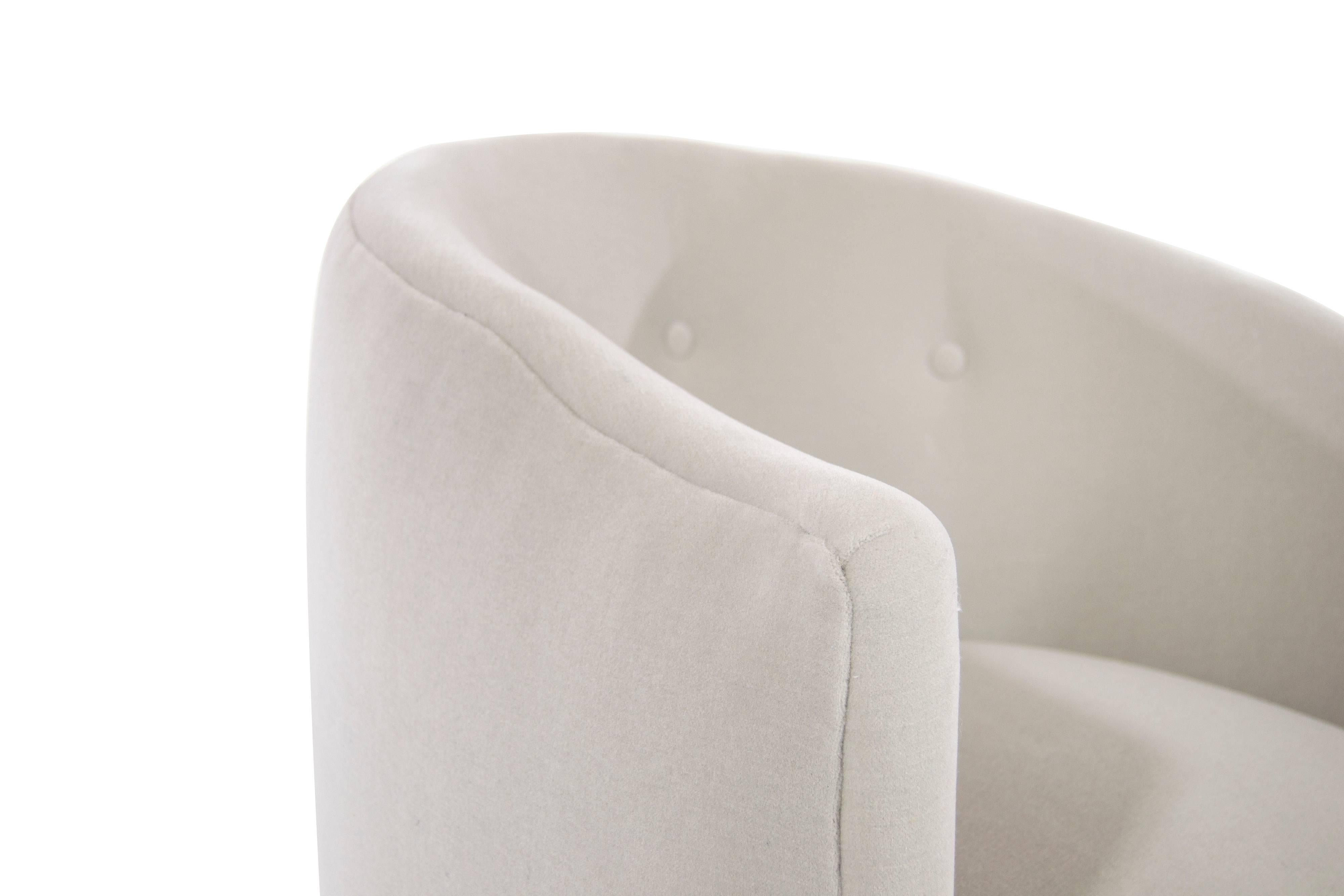 Mid-Century Modern Swivel Chairs on Walnut Bases by Milo Baughman 2