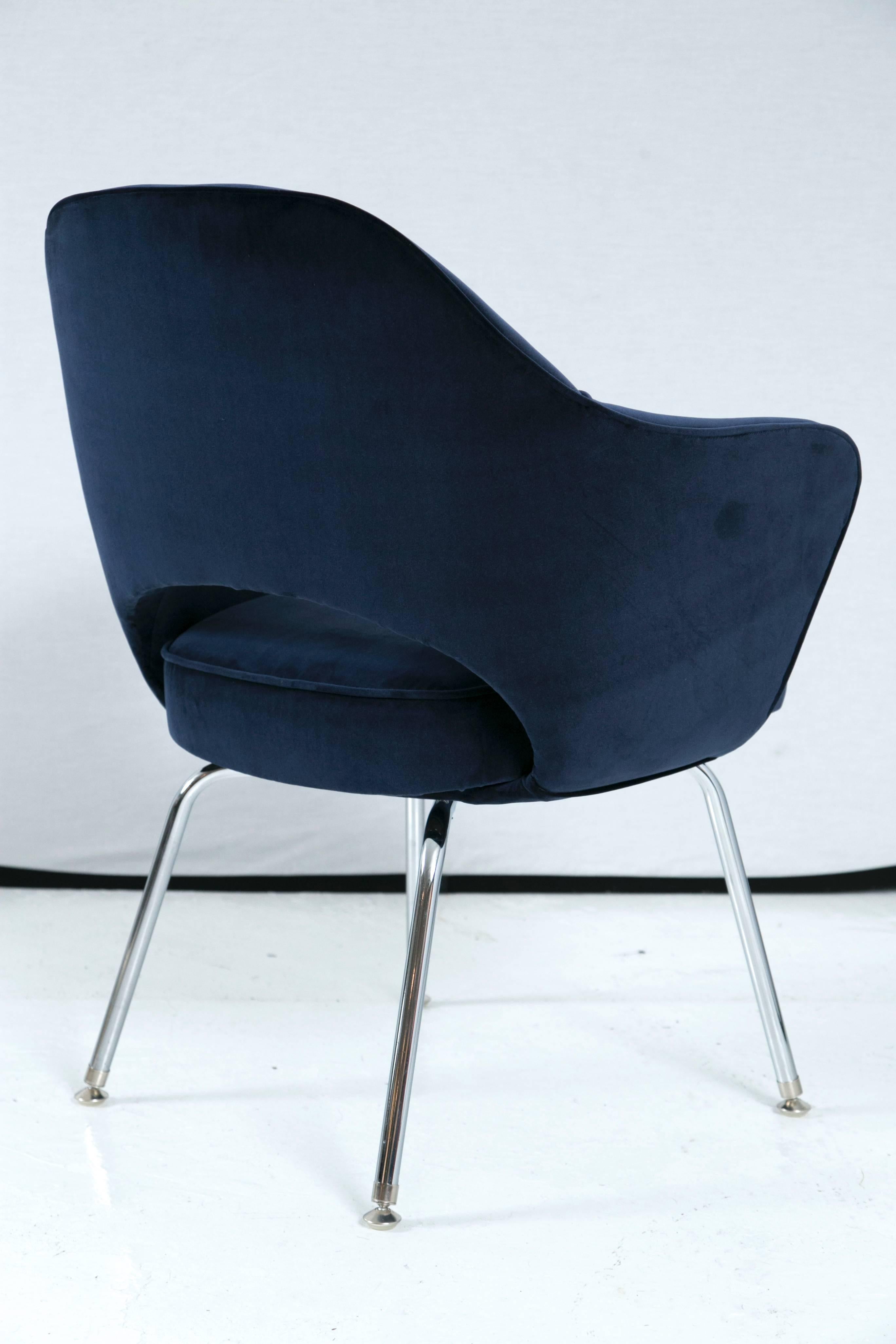 American Saarinen for Knoll Executive Arm Chairs in Navy Velvet, Chrome Tubular Legs For Sale