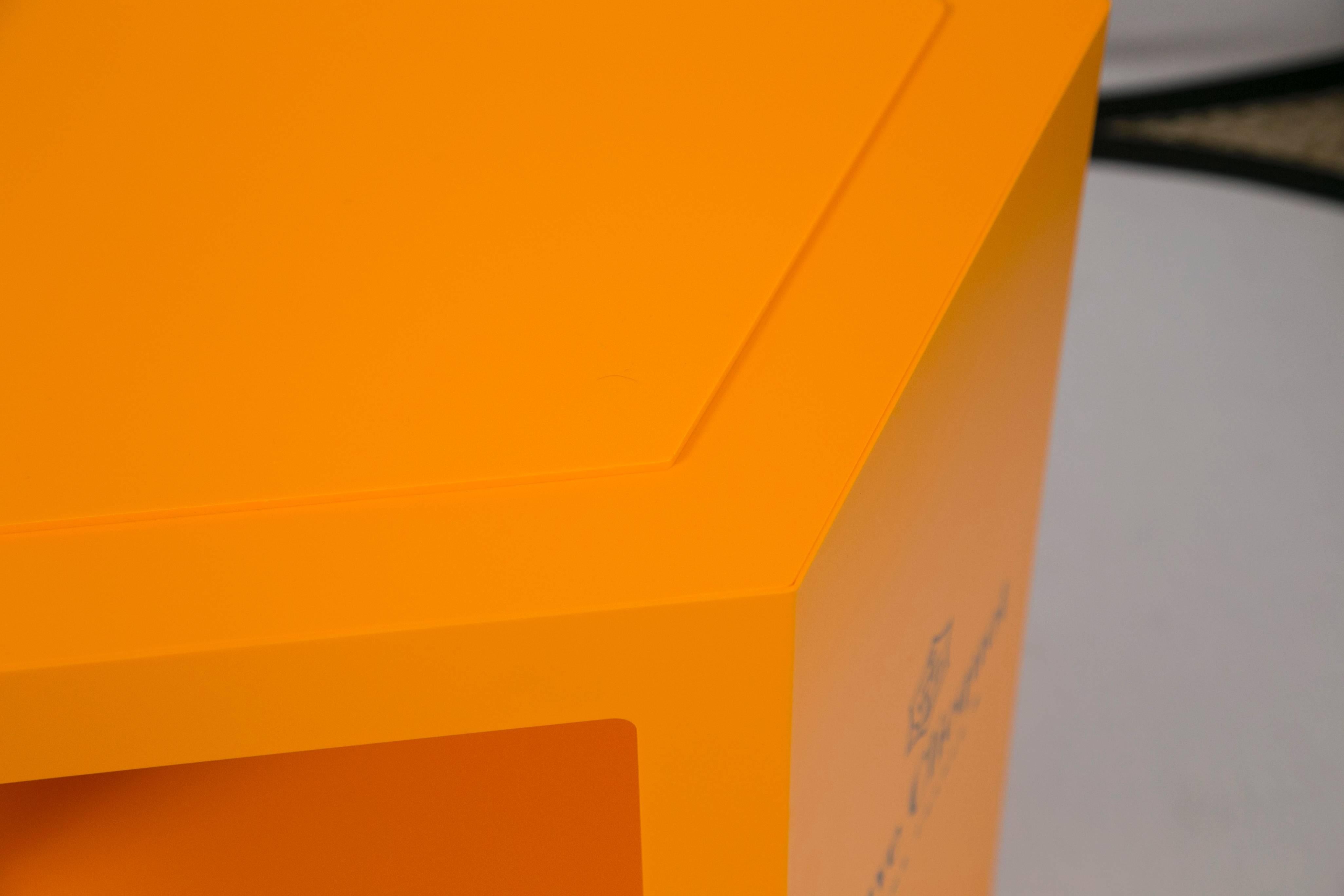 Veuve Clicquot Promotional Display Box In Excellent Condition In Wilton, CT