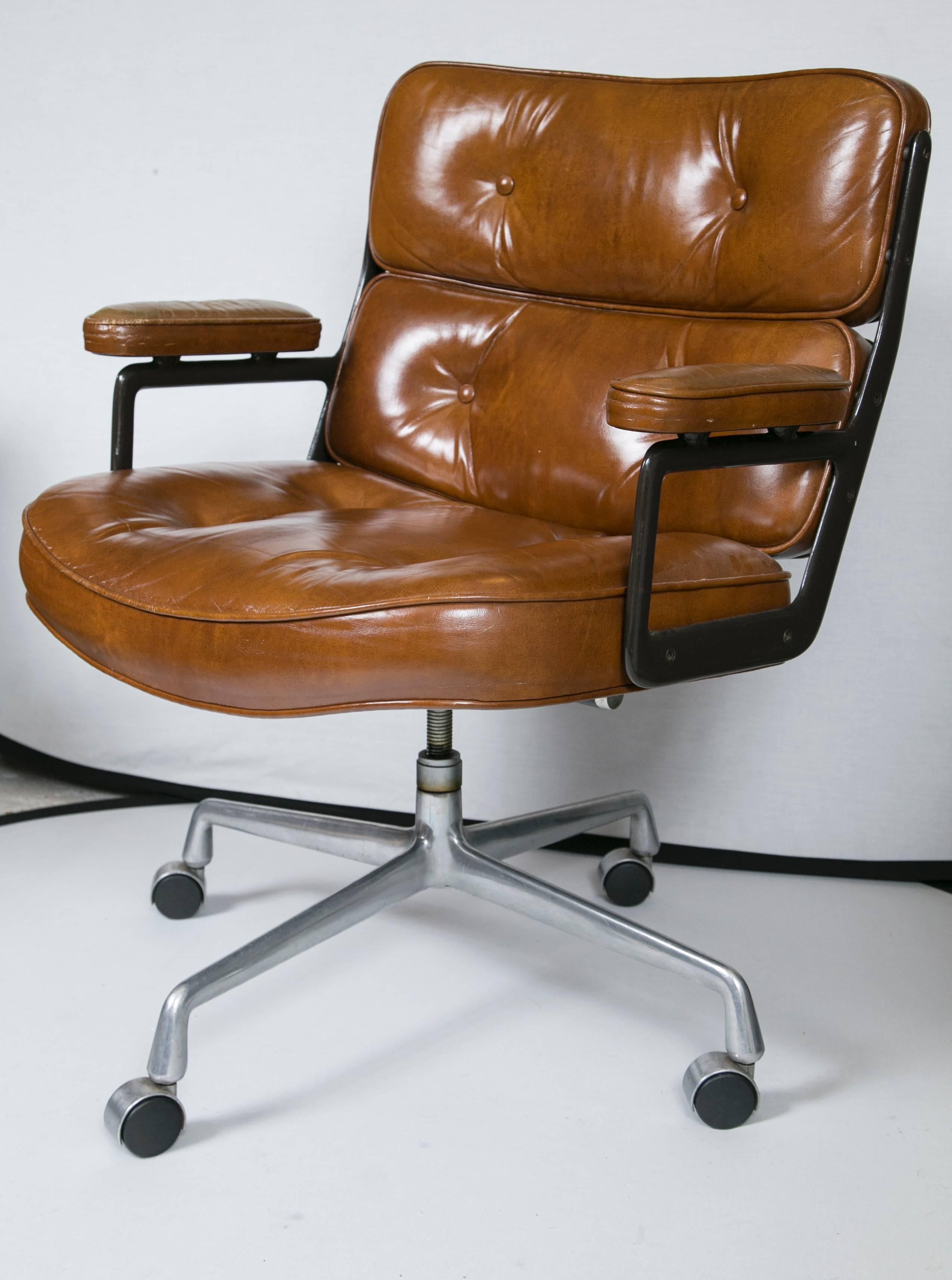 The epitome of executive seating from the Mid-Century, the Eames executive chair makes the biggest statement. Take this for a spin and feel like Don Draper, while having the time of your life! Speaking of which, this is also widely known as the time
