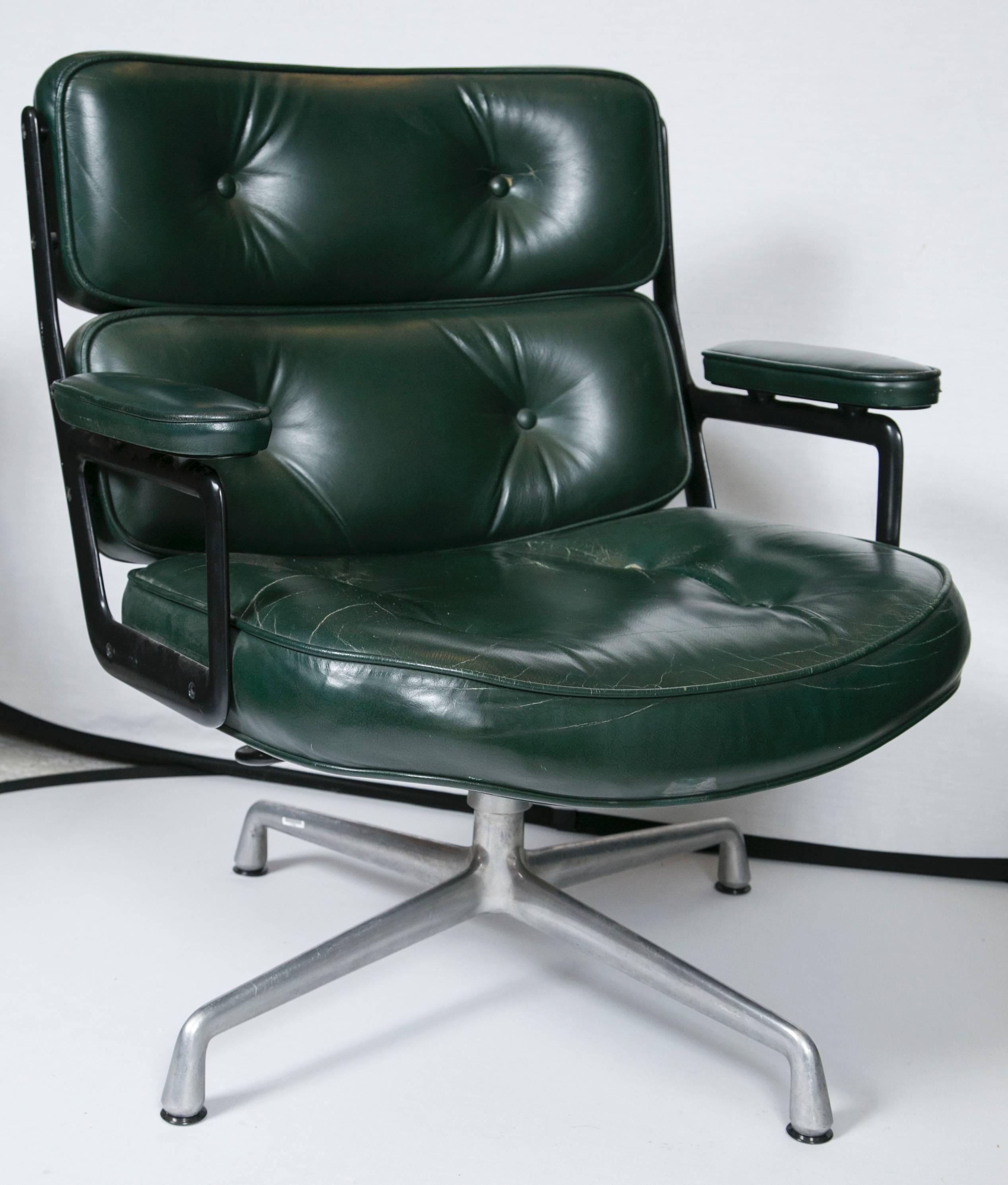 The epitome of executive seating from the Mid-Century, the Eames Executive chair makes the biggest statement. Take this for a spin and feel like Don Draper, while having the time of your life! Speaking of which, this is also widely known as the Time