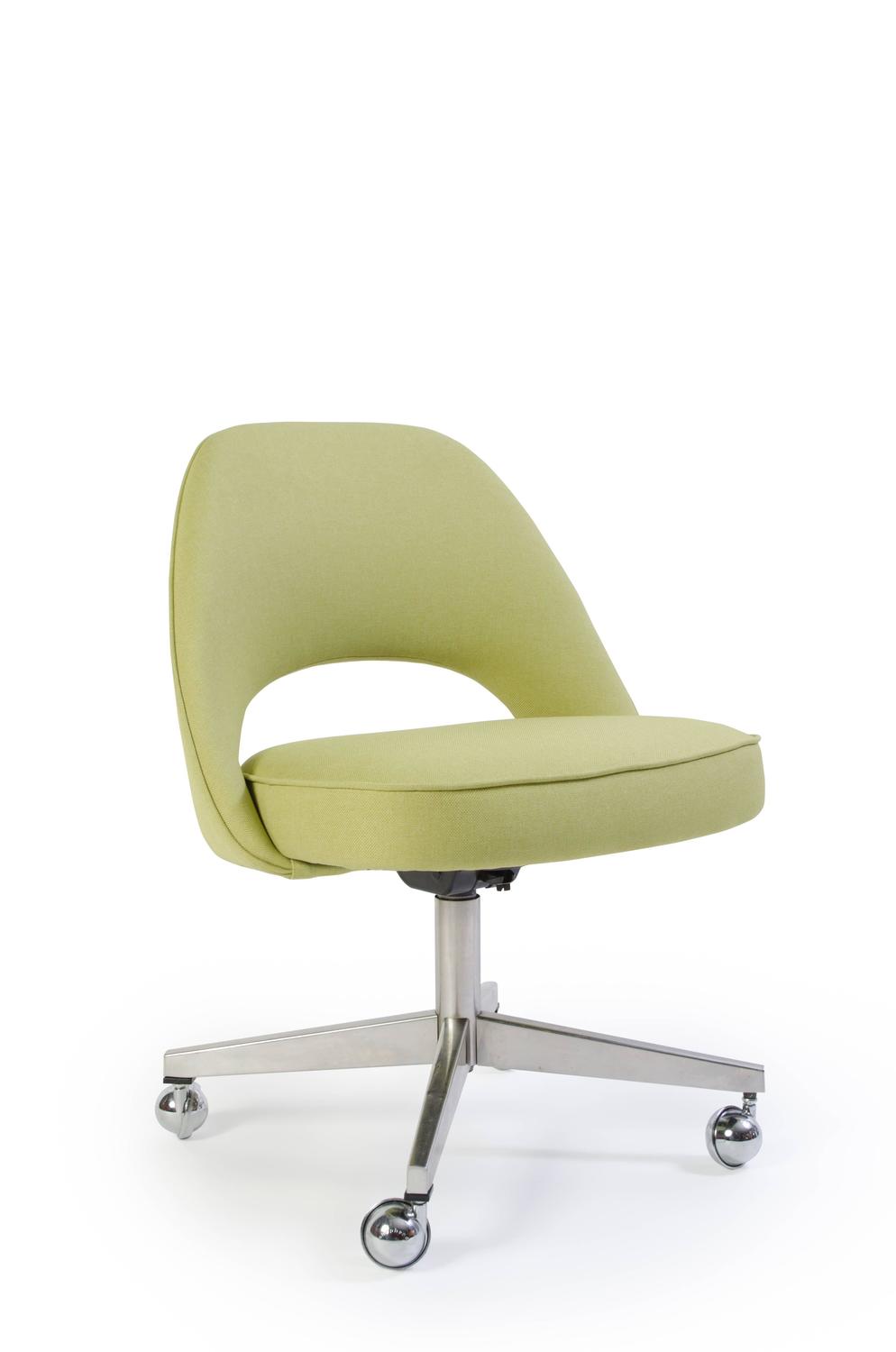 armless dining room chairs with casters saarinen executive armless chair with swivel base in green armless dining room chairs with casters saarinen executive armless chair with swivel base in green