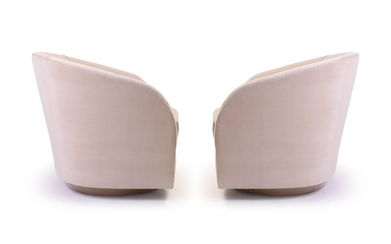 Mid-Century Modern Mid-Century Swivel Chairs in Sand Velvet
