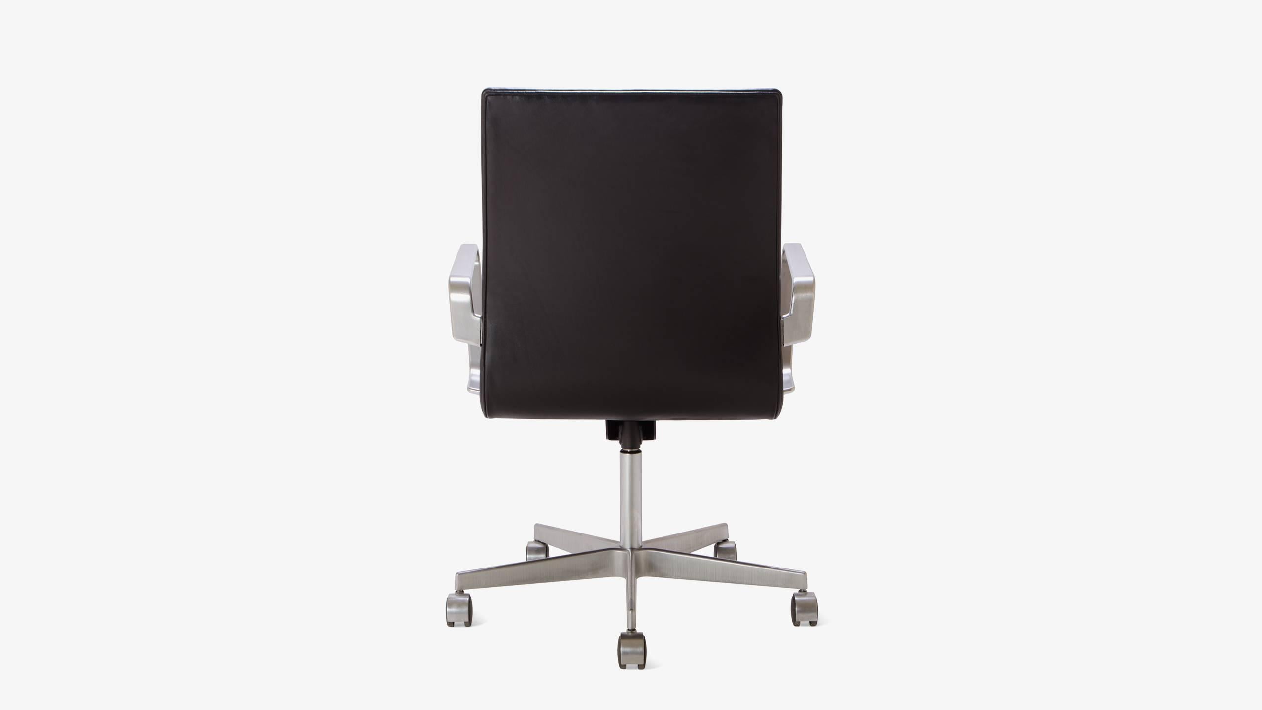 Oxford Classic Low Back Chair In Leather By Arne Jacobsen For Fritz Oxford Classic Low Back Chair In Leather By Arne Jacobsen For Fritz Hansen At 1stdibs