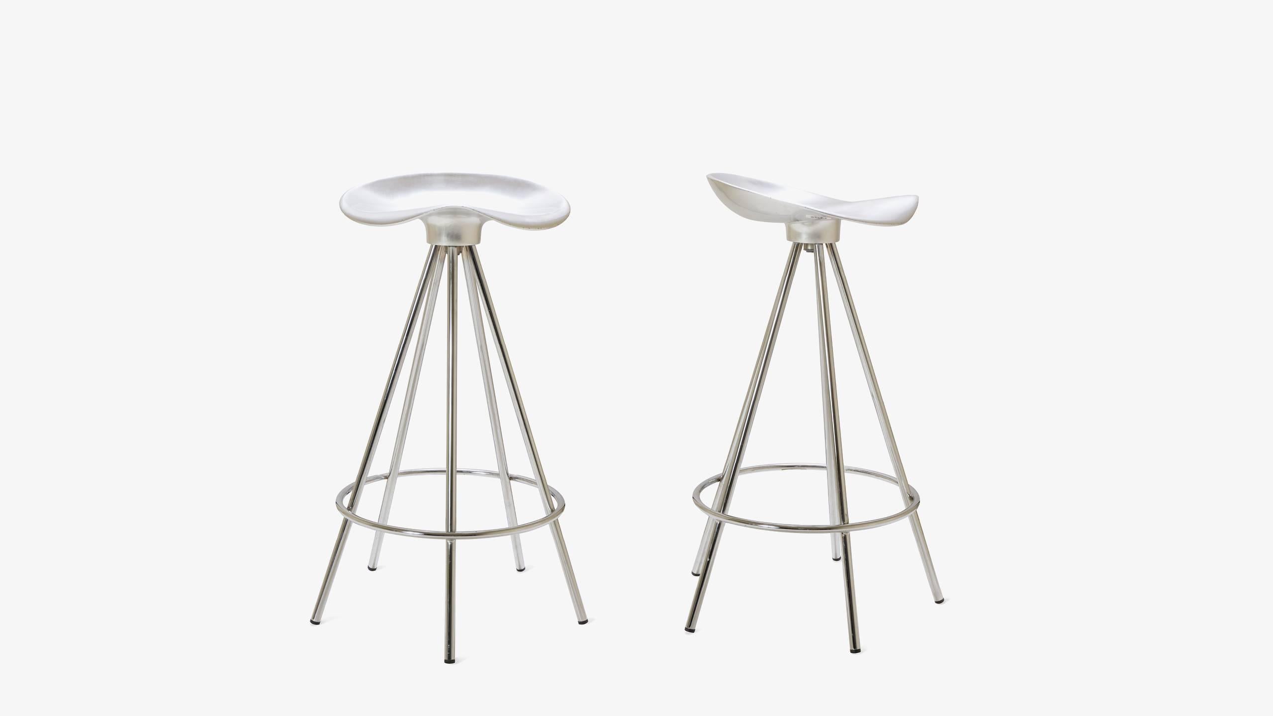 The Jamaica counter stool designed by Pepe Cortes was intended for use in a multitude of environments both commercial and residential. Cortes with experience in the realm of hospitality wanted to design a stool, an essential piece of seating, that