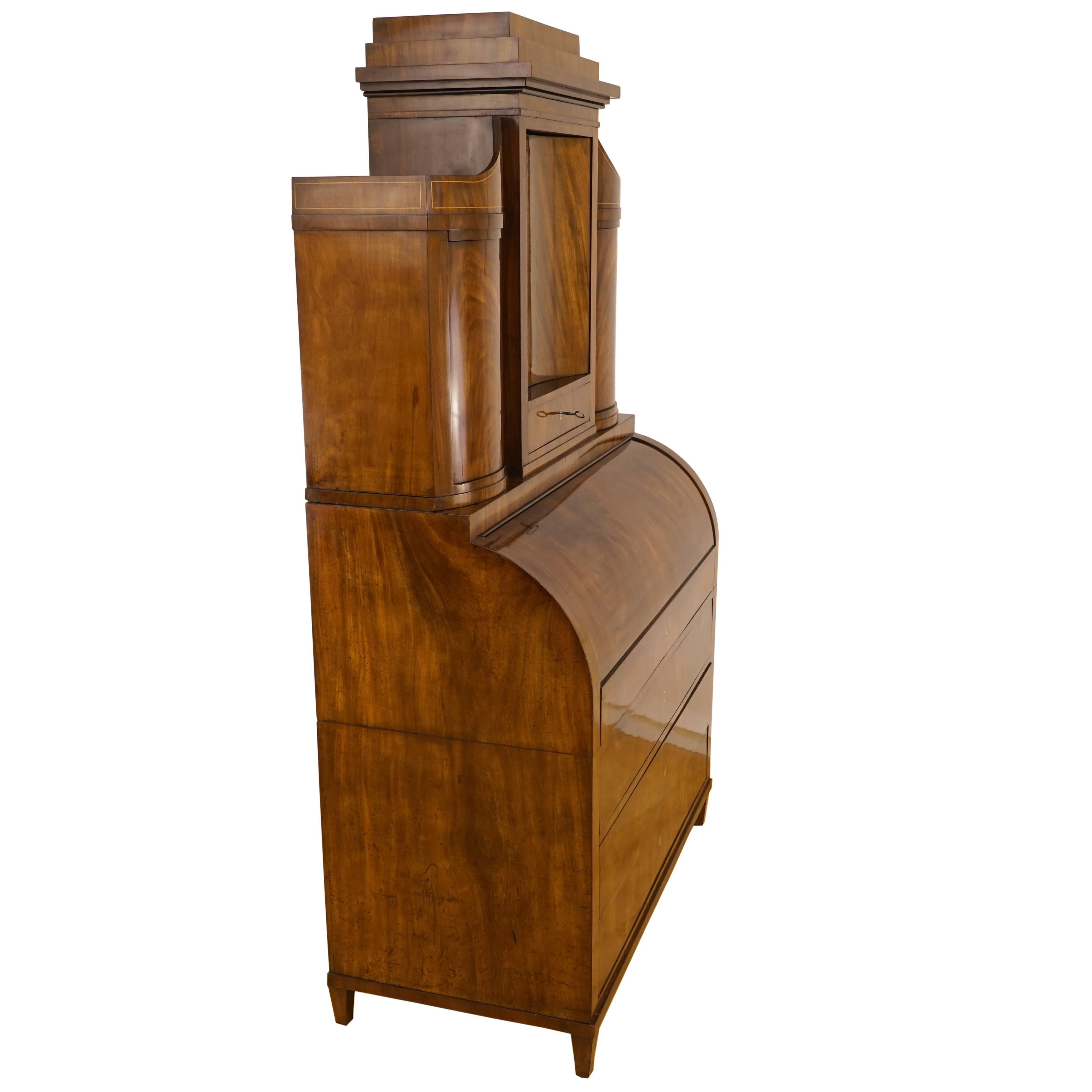 Grande Biedermeier Secrétaire In Excellent Condition For Sale In New York, NY
