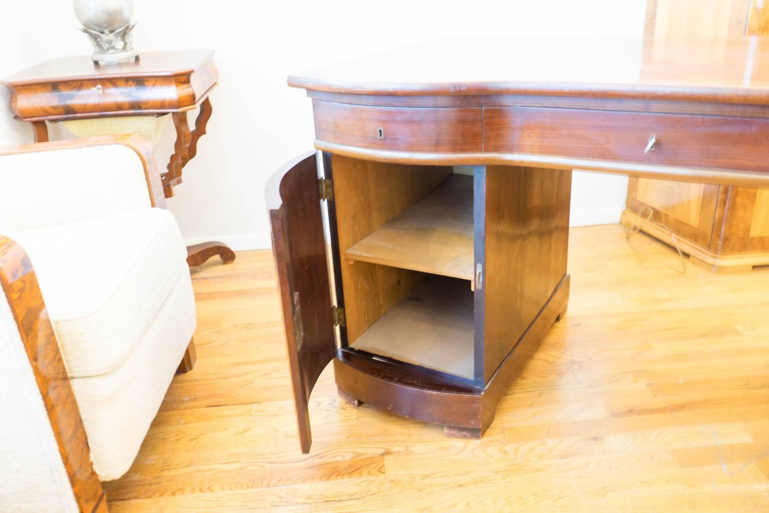 Swedish Jugend Stil Desk In Good Condition For Sale In New York, NY