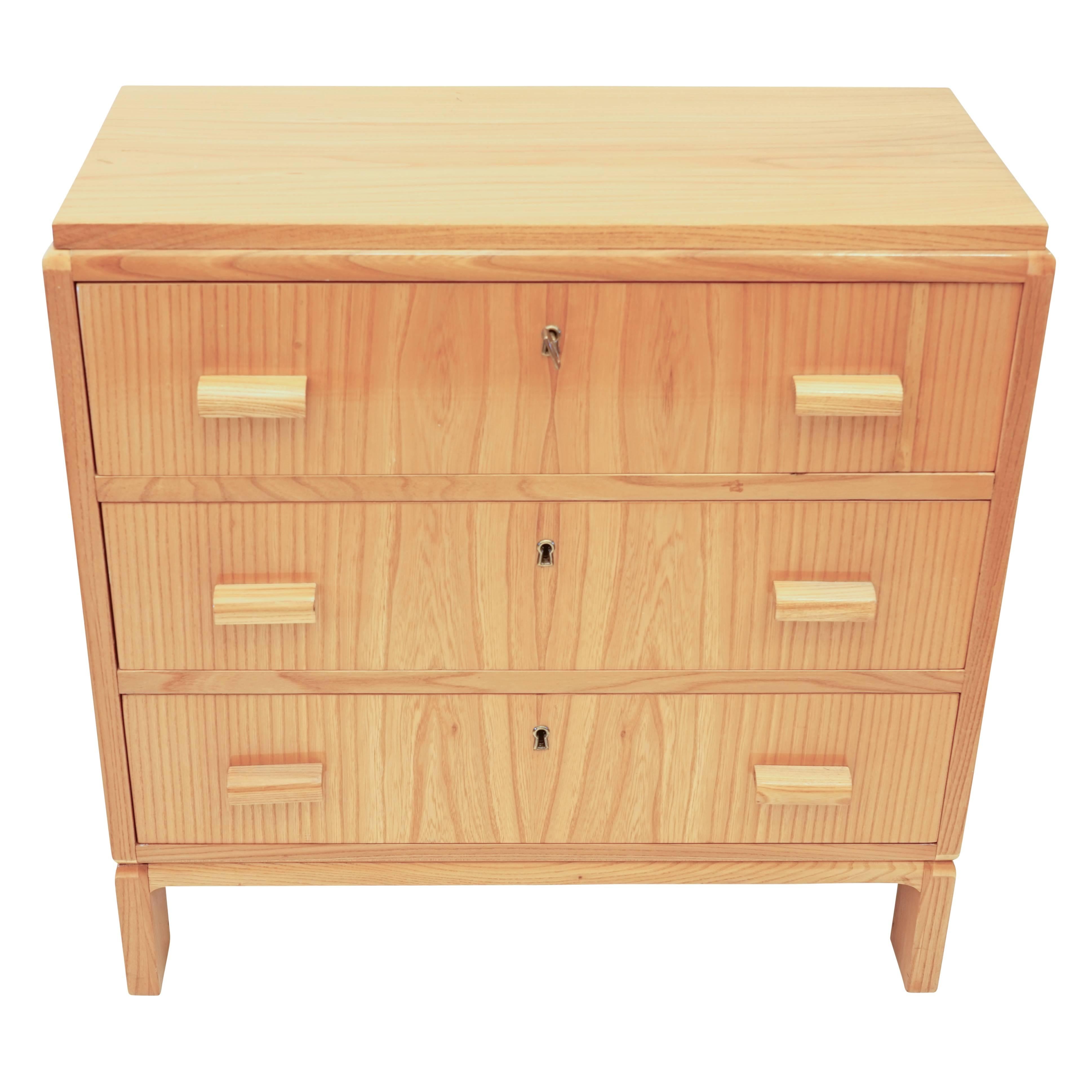 Mid-Century Modern Chest of Drawers In Excellent Condition In New York, NY