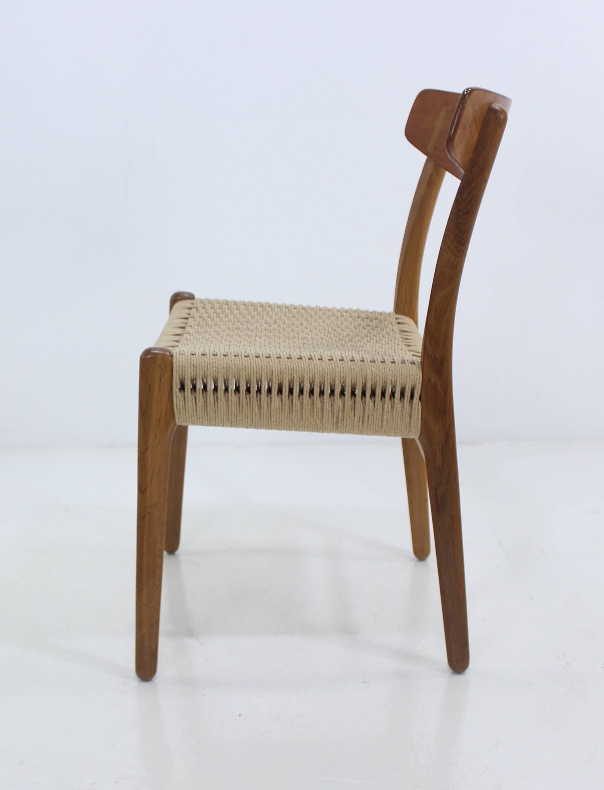 Danish Modern Six Chair Drop Leaf Dining Set Designed by Hans Wegner For Sale 4