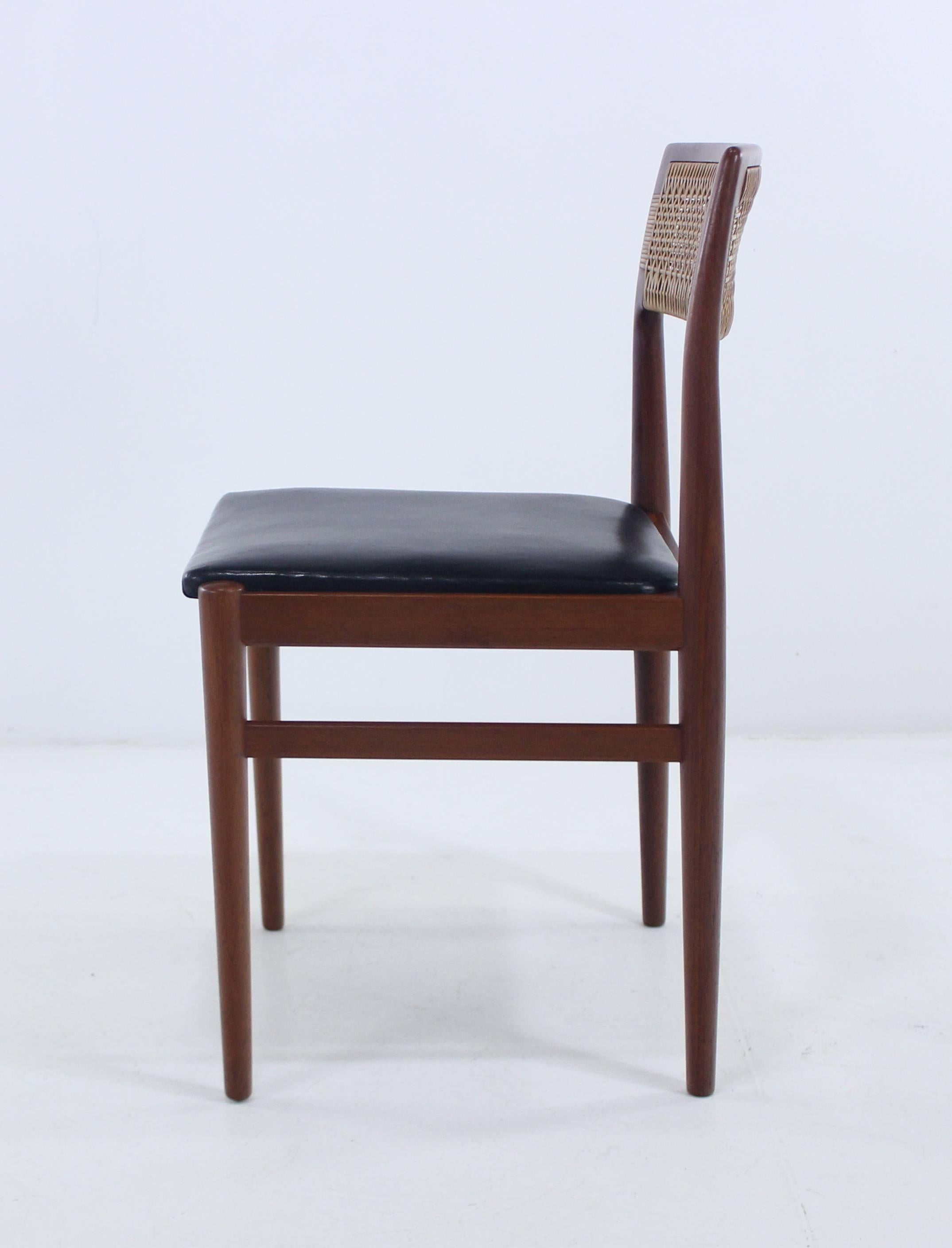 Set of Eight Distinctive Danish Modern Teak Dining Chairs Designed by Erik Worts In Excellent Condition For Sale In Portland, OR