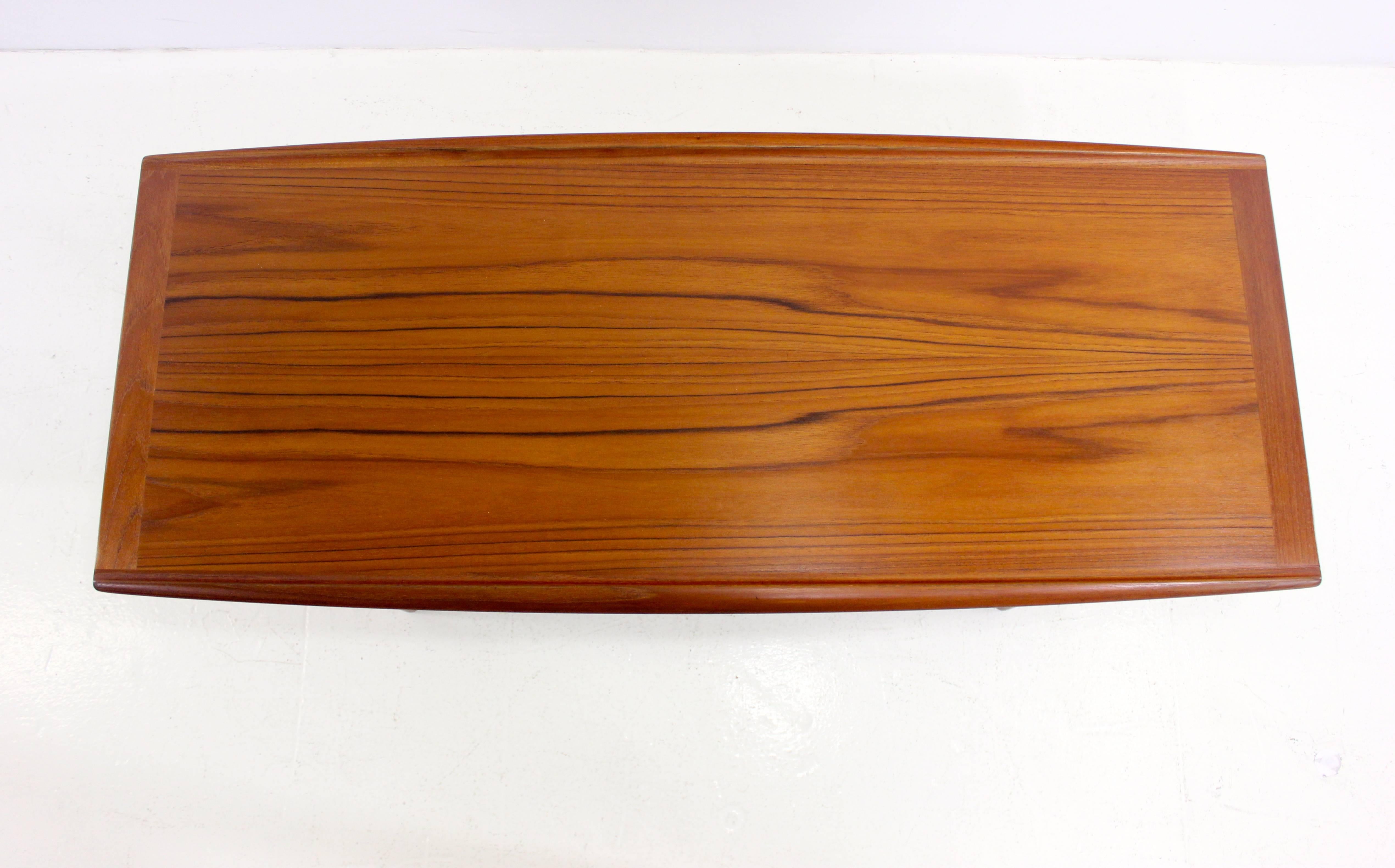 Danish Modern Teak Coffee Table Designed by Grete Jalk In Excellent Condition For Sale In Portland, OR