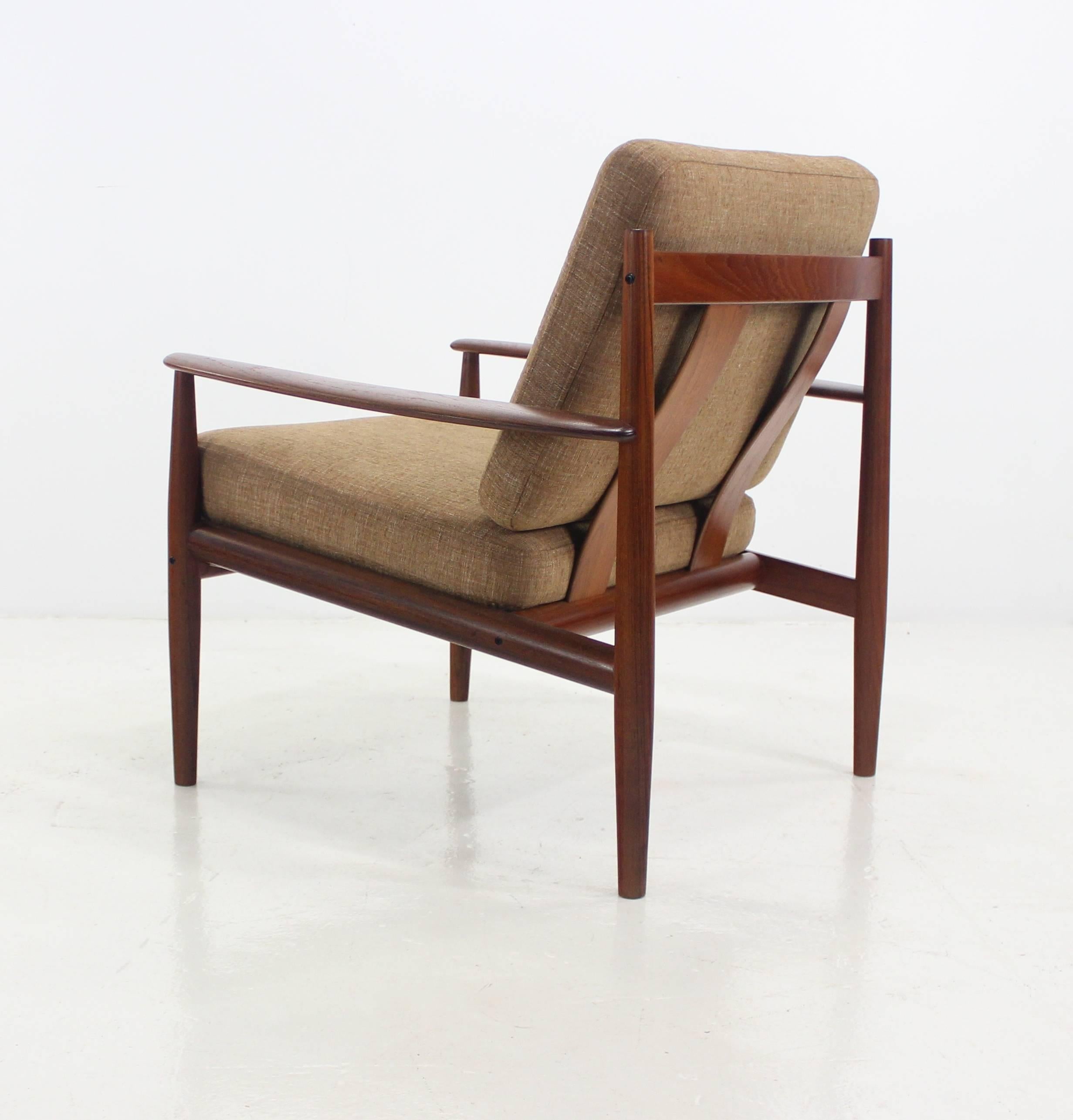 20th Century Pair of Danish Modern Teak Armchairs Designed by Grete Jalk For Sale