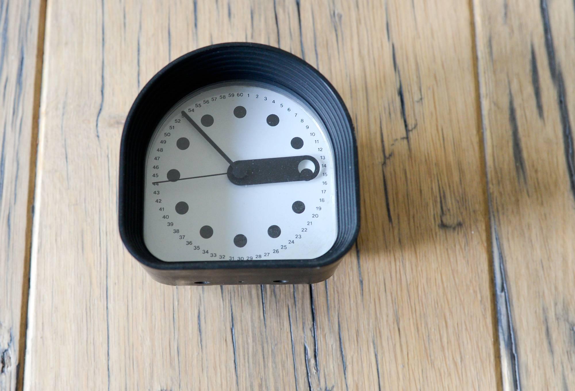 First edition optic clock
by Joe Colombo.
For Ritz Italora, Italy, 1969.
In working very good condition.
Marked: ITALORA, MILANO/ITALY.
About 8 X 8 cm.