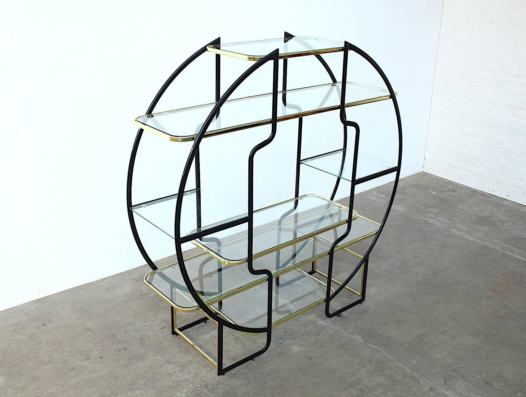 Late 20th Century Large Hollywood Regency Circular Étagère or Vitrine in Brass and Black