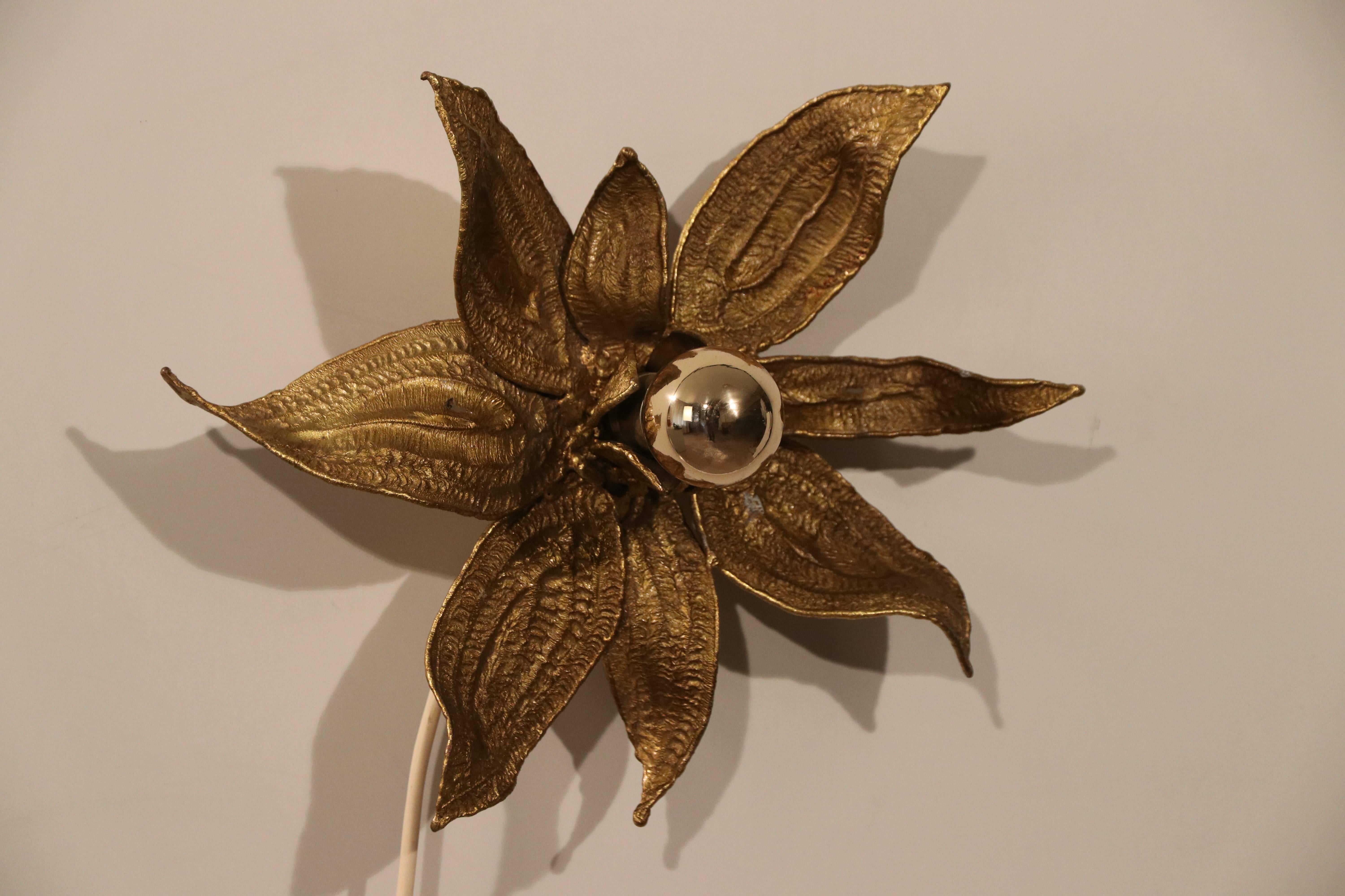 Gilt Bronze Floral Sconce by Paul Moerenhout In Excellent Condition For Sale In Amsterdam, NL