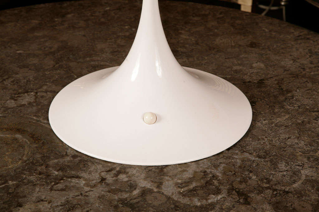 Mid-Century Modern Lampe de bureau « Panthella » de Verner Panton pour Louis Poulsen en vente