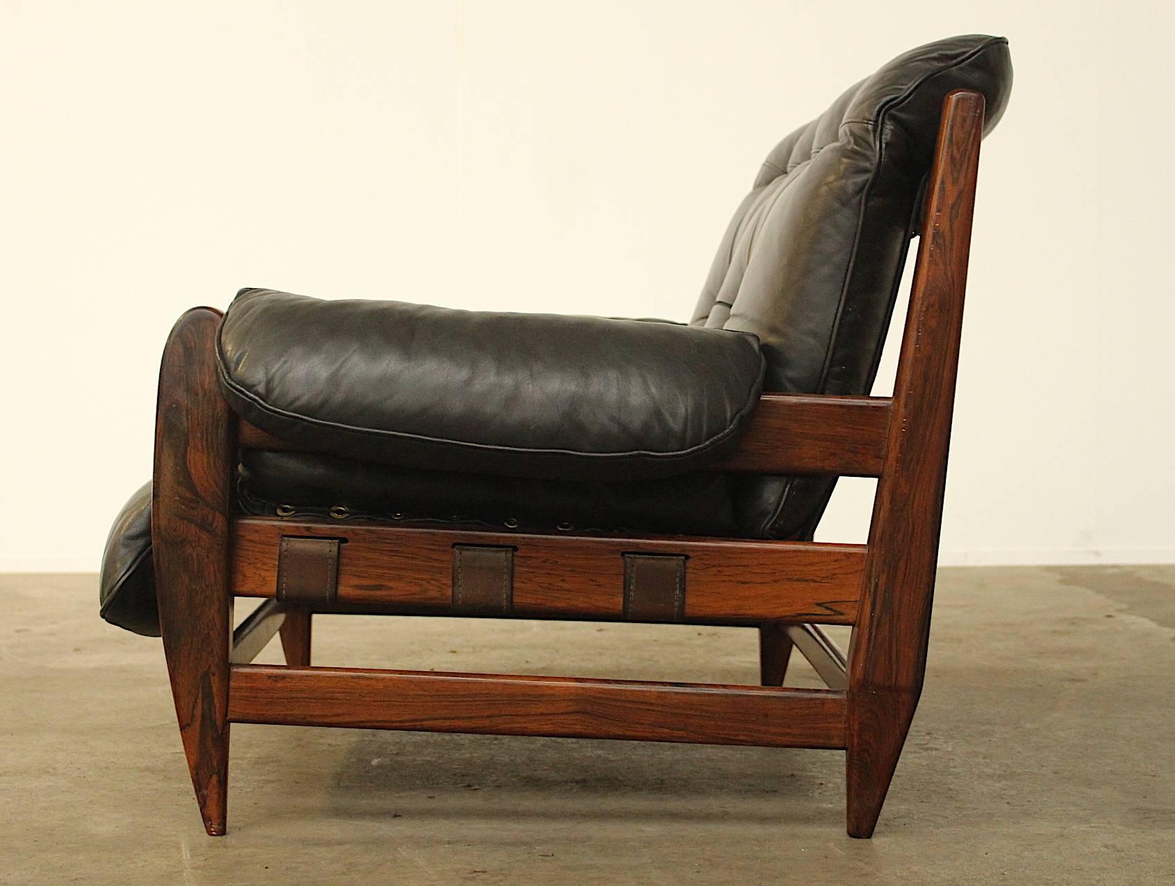 Brazilian Rare Jean Gillon Rodeio Lounge Chair for Italma Wood Art For Sale