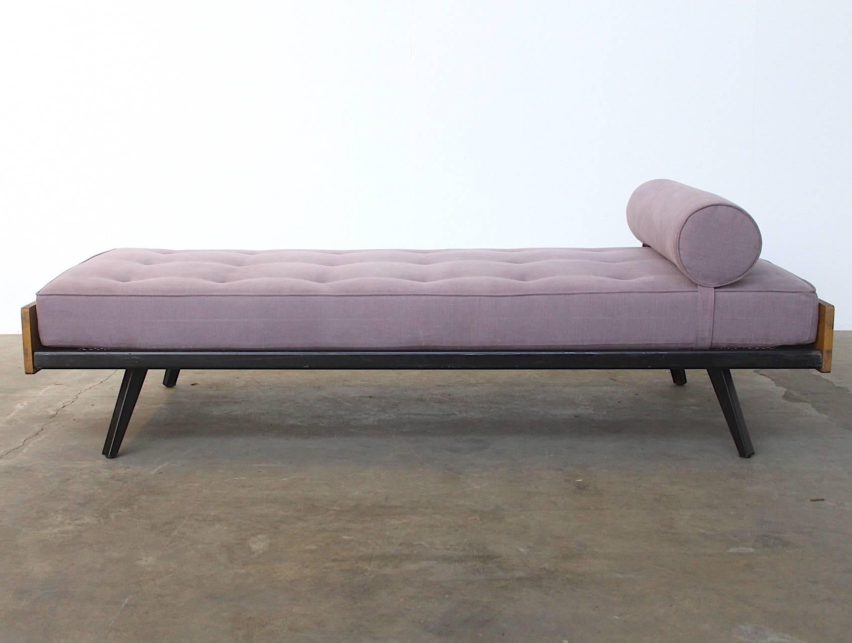 French Jean Prouvé style Daybed, ca 1950 In Excellent Condition In Amsterdam, NL