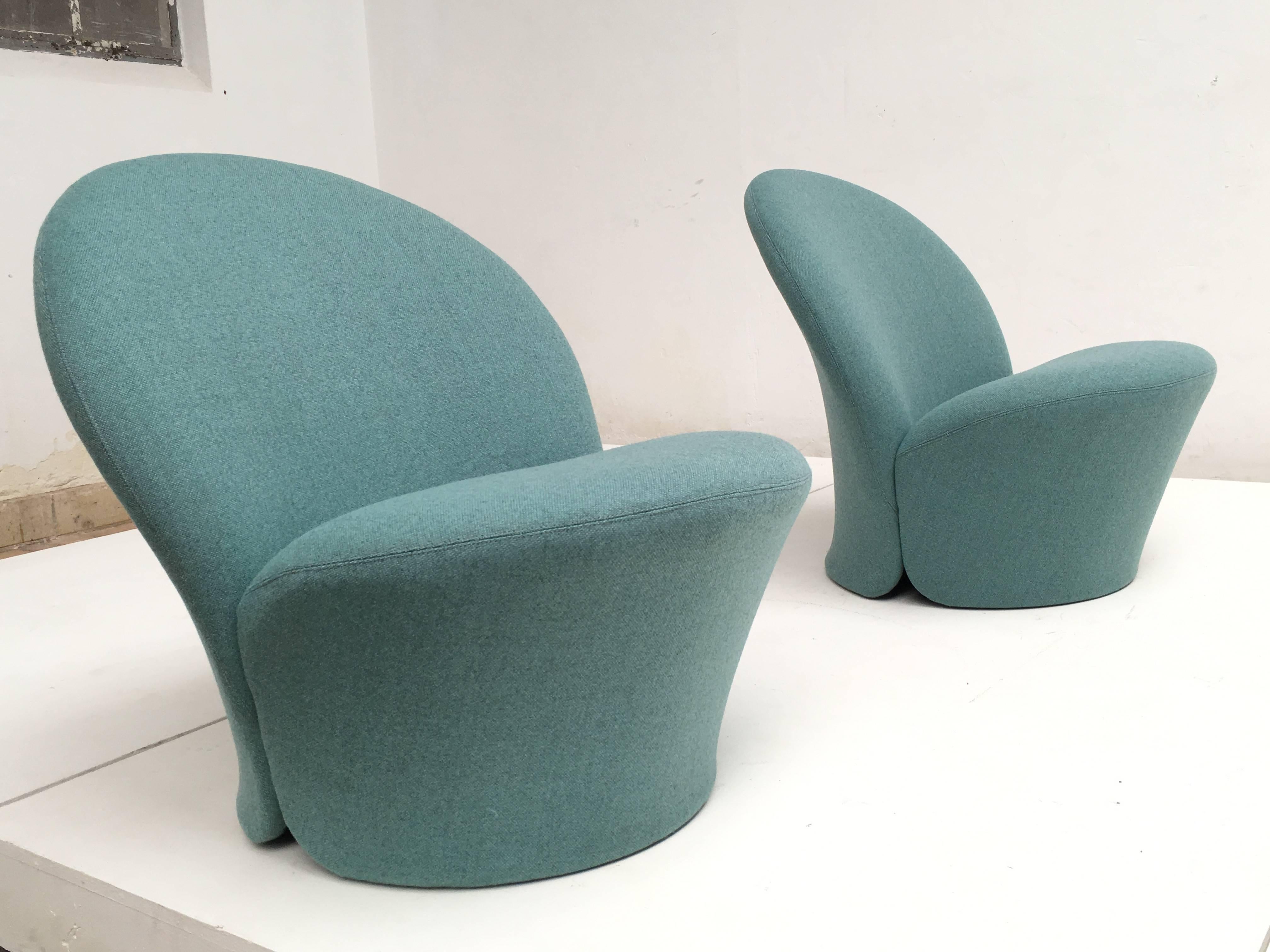 Pierre Paulin (1927-2009) created this F572 chairs for Artifort in 1967.

A perfect example of the groovy and organic shapes he used in many of his designs over his career as a designer.

The F572 was only produced for one year from 1967-1968 by