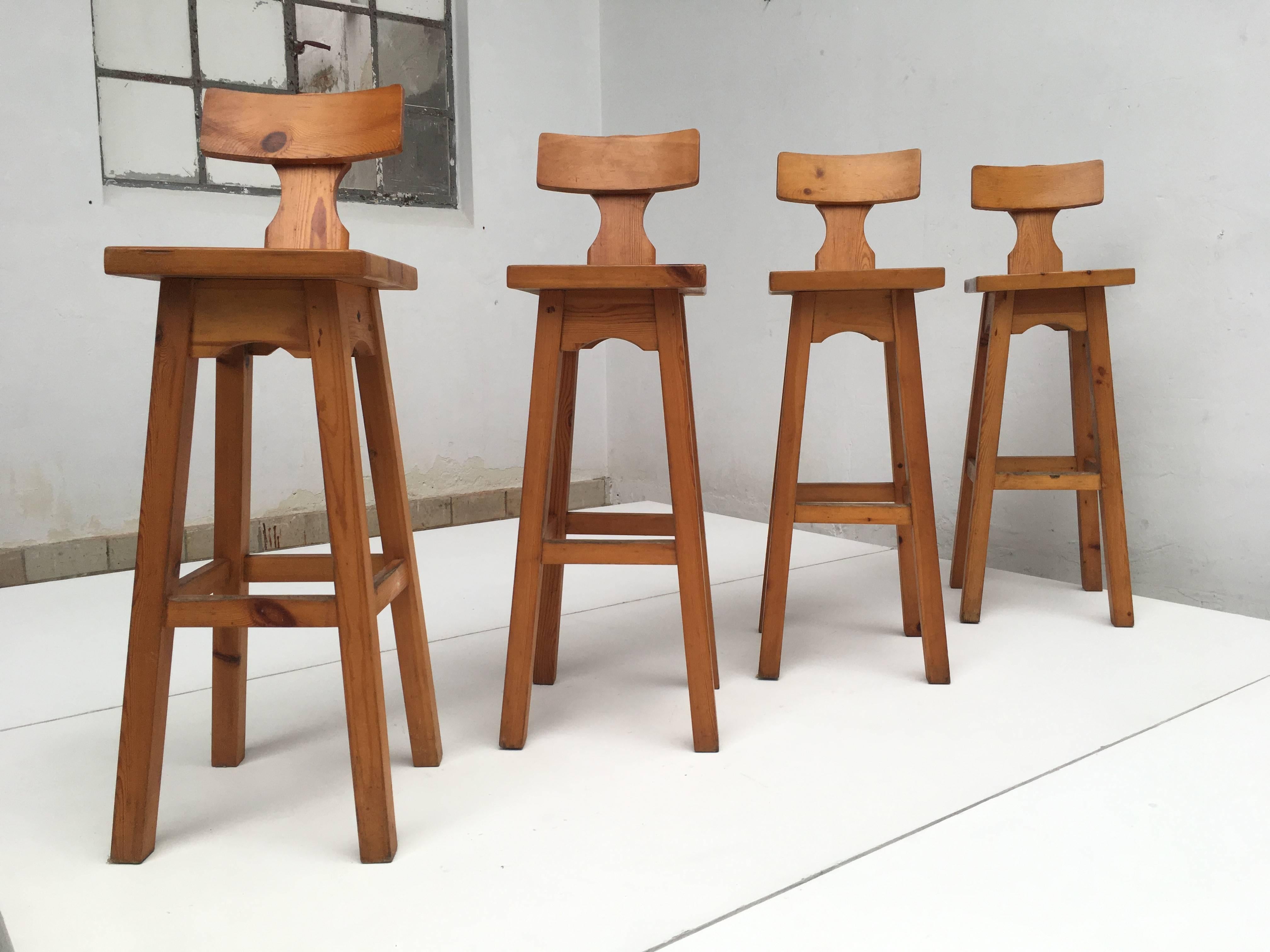 Scandinavian Modern Set of Four Scandinavian Solid Pine Wood Barstools, Style of Rainer Daumiller