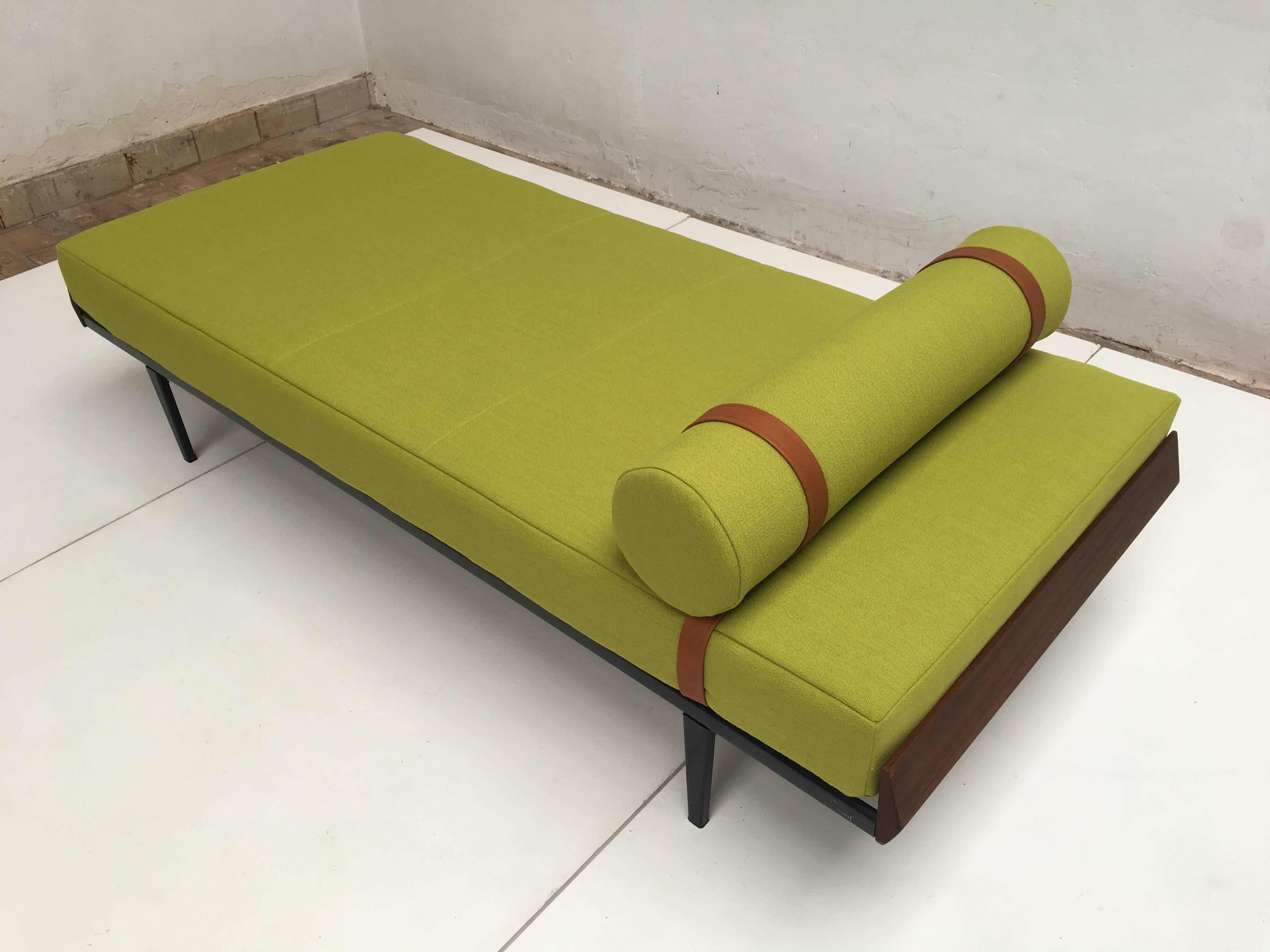 Rare Modernist Daybed Model 165 by A.R. Cordemeijer for Auping The Netherlands 1