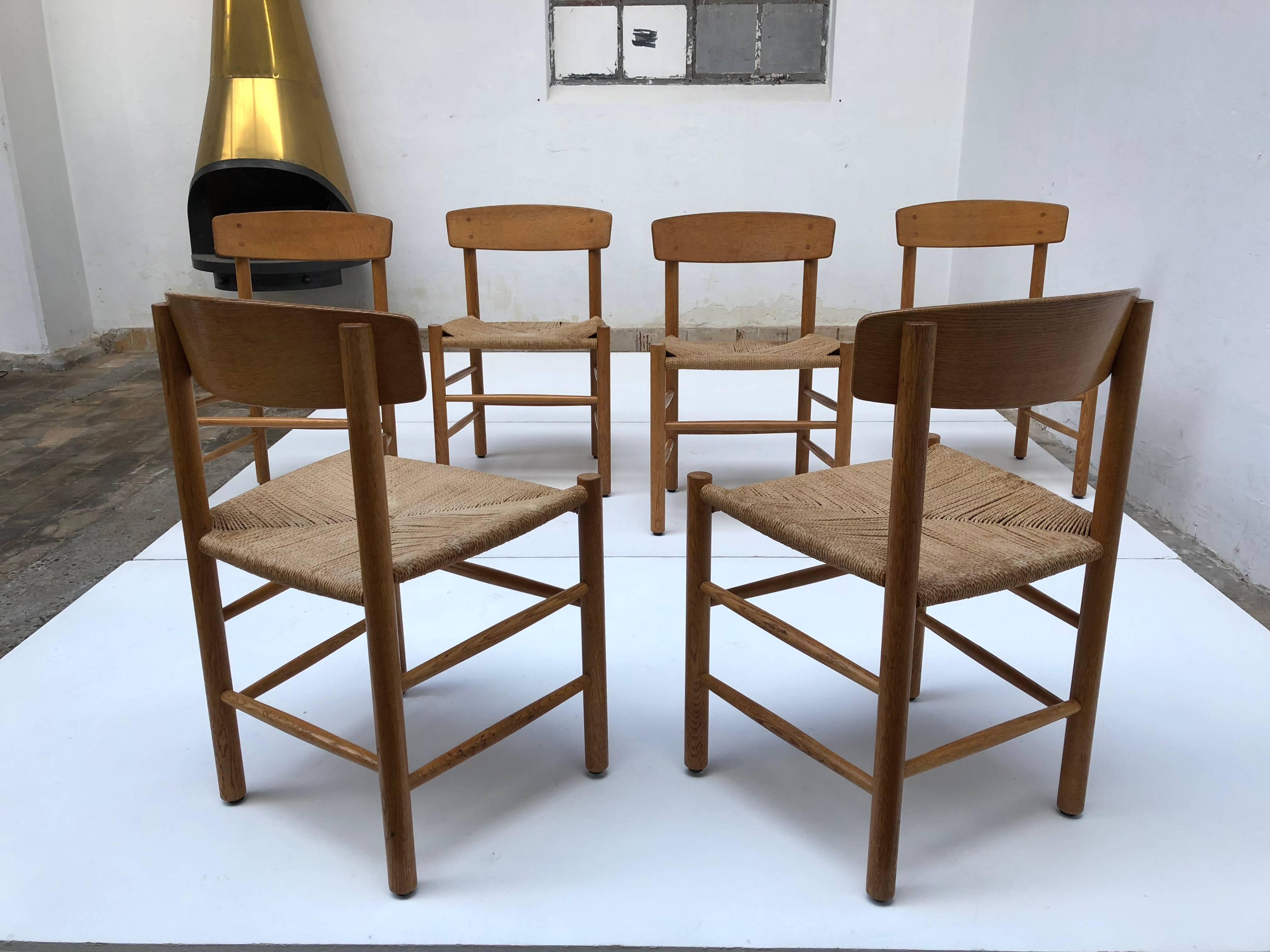 Set of Six Borge Mogensen J39 Shaker Oak and Papercord Dining Chairs, Denmark In Fair Condition In bergen op zoom, NL